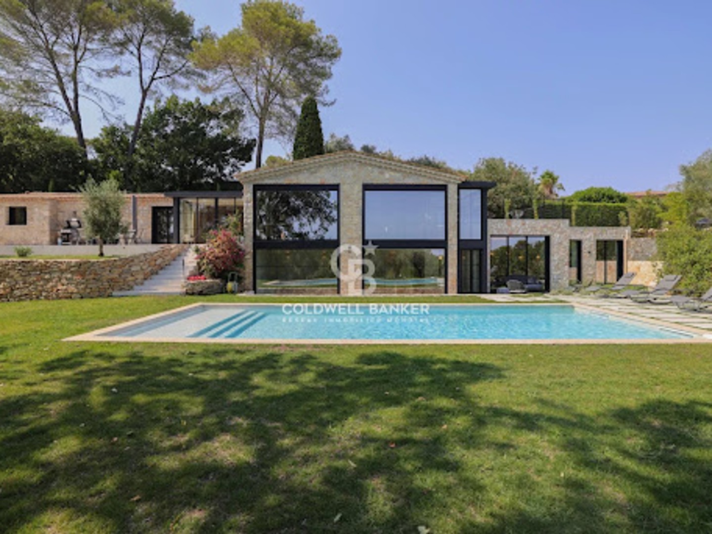 Maison 7 pièces 300 m²