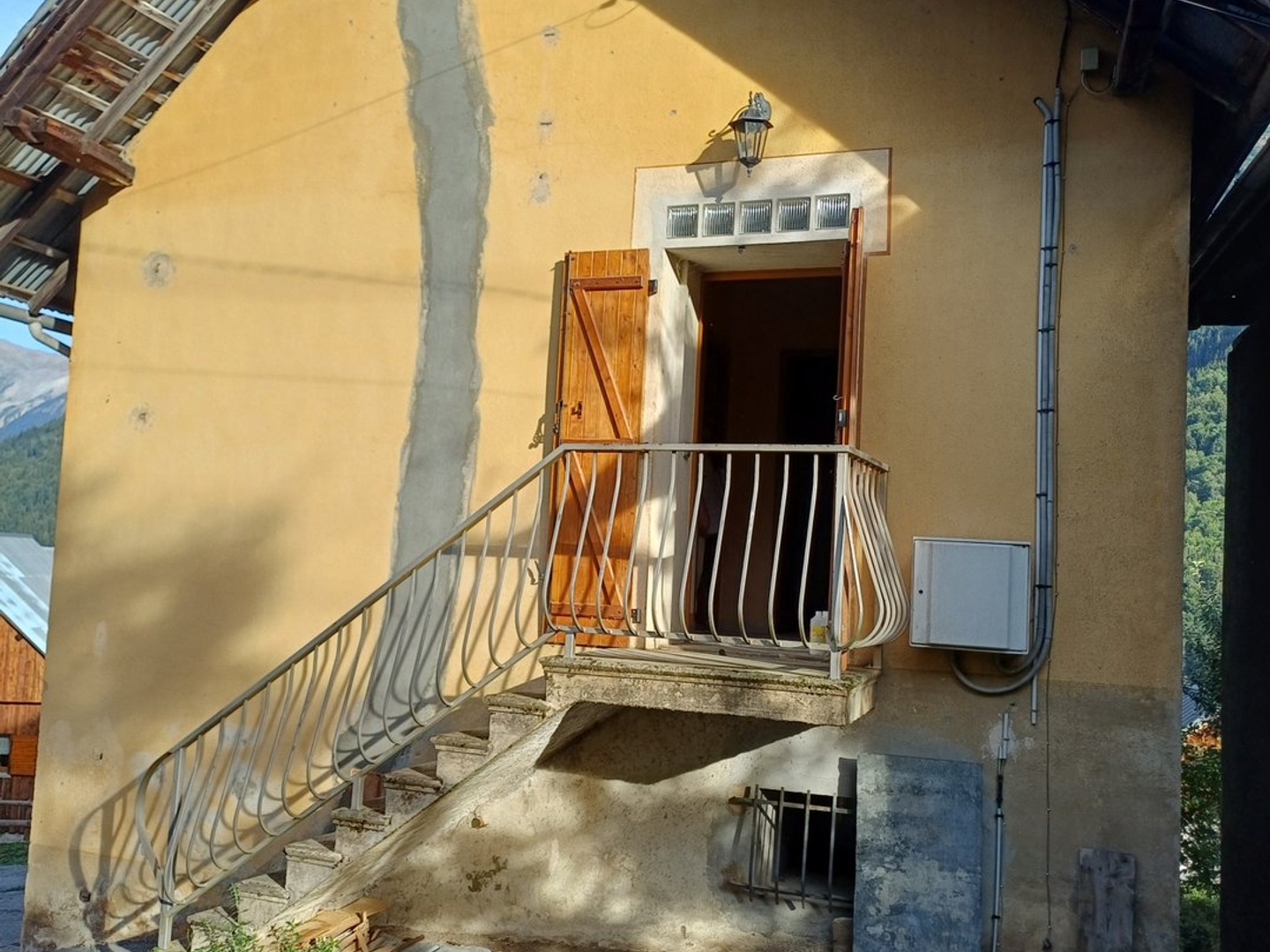 Maison à vendre - 4 pièces - 150m2 - Saint-Alban-Des-V... (73130)