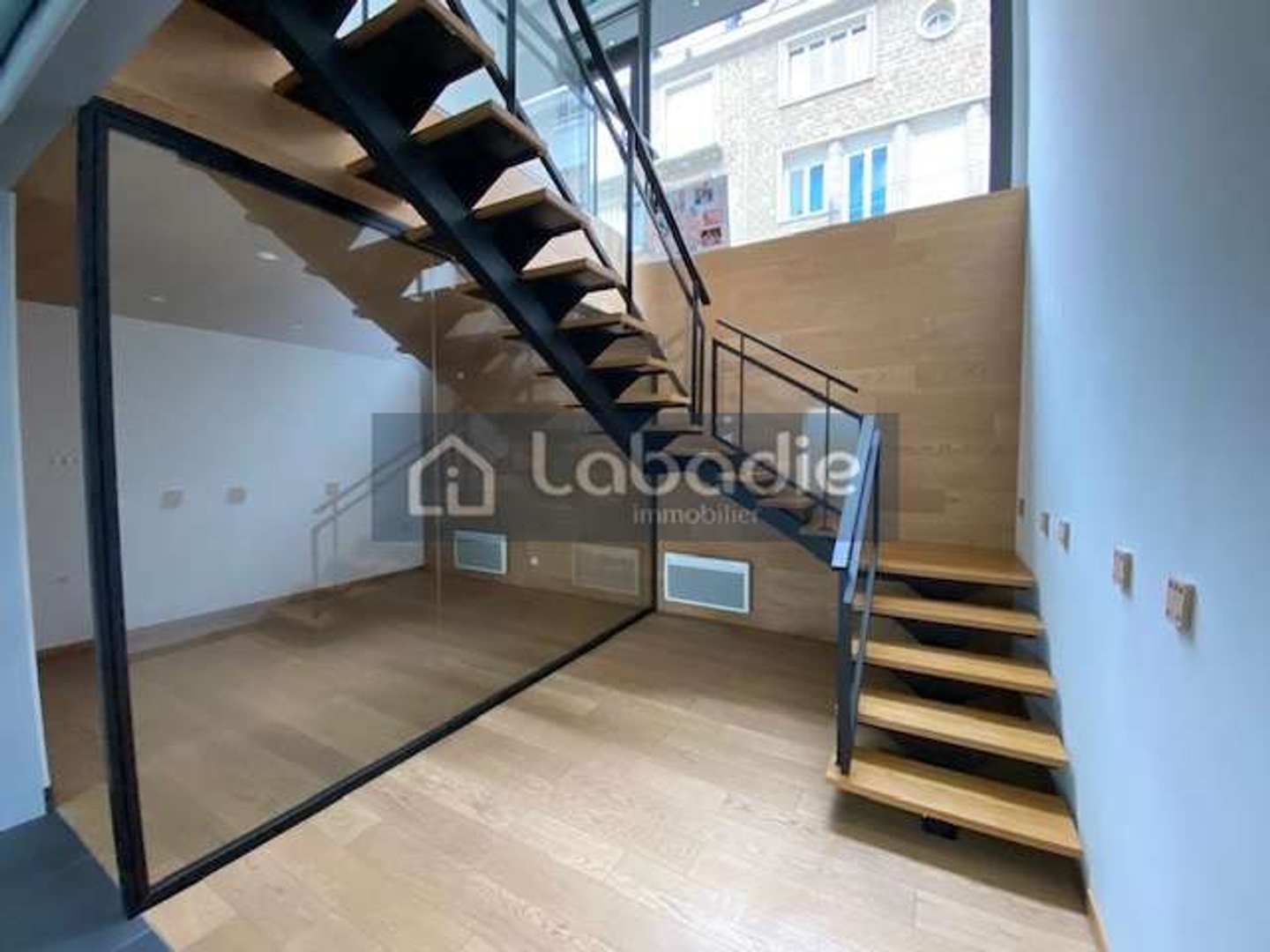 Bureaux 97 m²