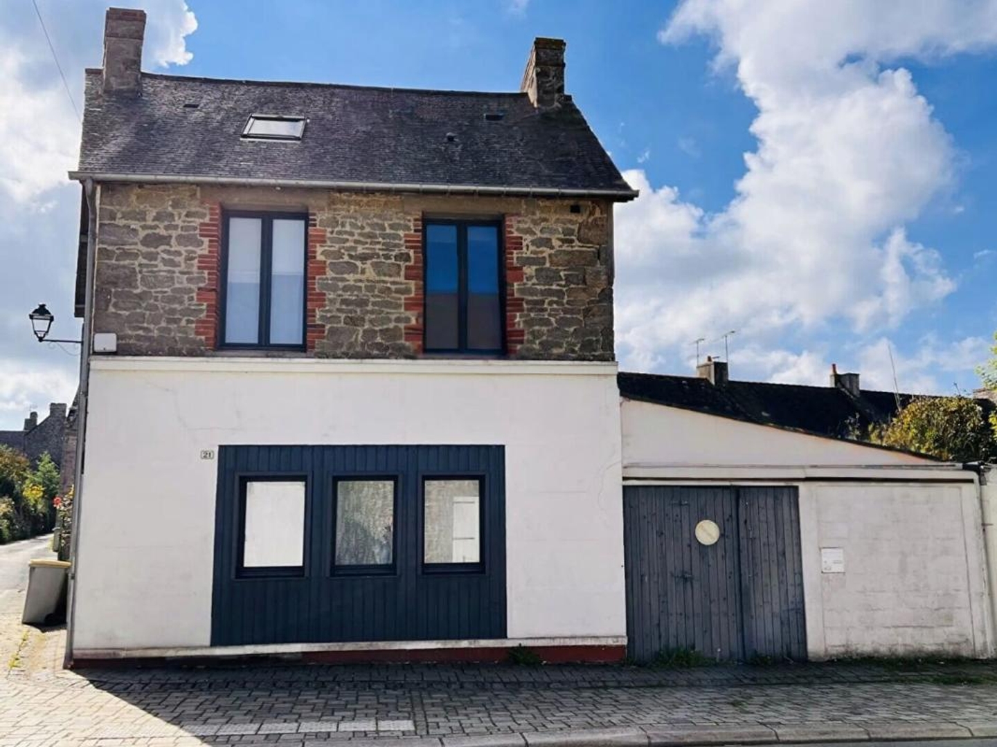 Maison de caractère au coeur de Saint-Coulomb - 3 chambres - Cour - À deux pas des commerces