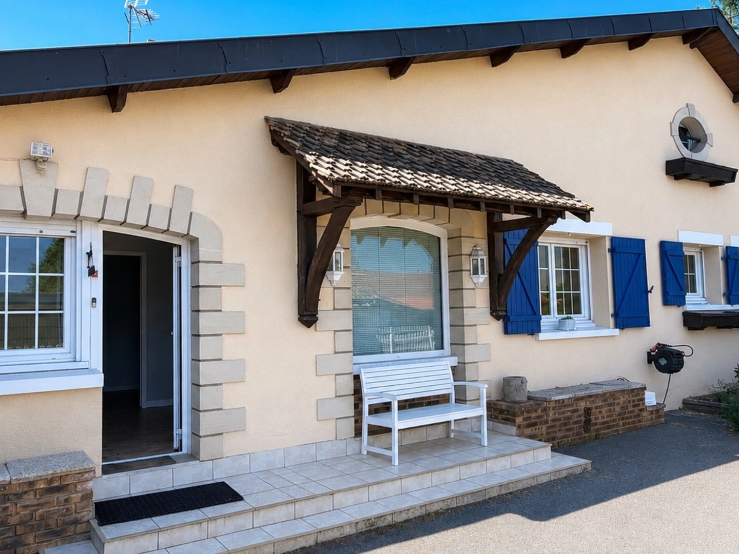 Maison à vendre - 10 pièces - 254m2 - Saint-Dizier (52100)