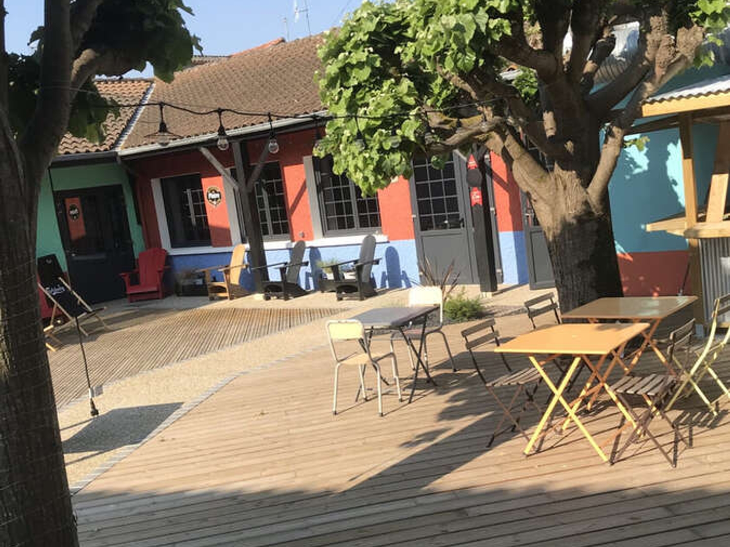 Magasin à vendre - 408m2 - Saintes (17100)