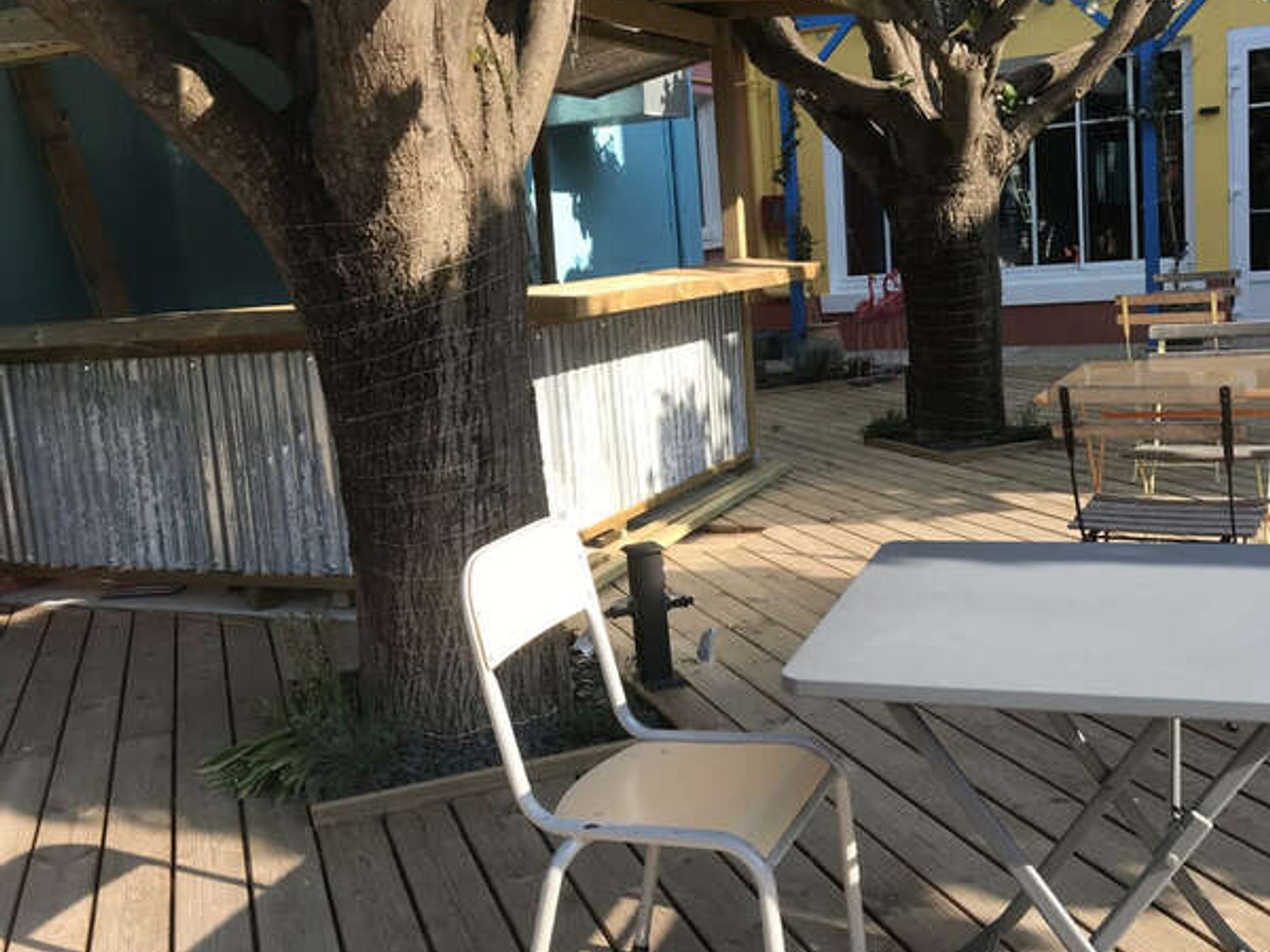 Magasin à vendre - 408m2 - Saintes (17100)