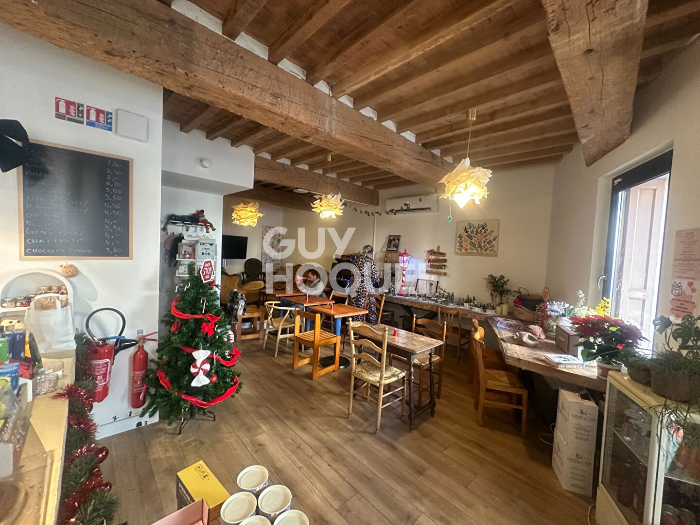 local commercial saint cyprien village