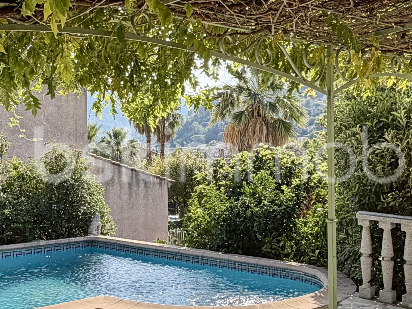 Maison à vendre - 6 pièces - 171m2 - Solliès-Toucas (83210)