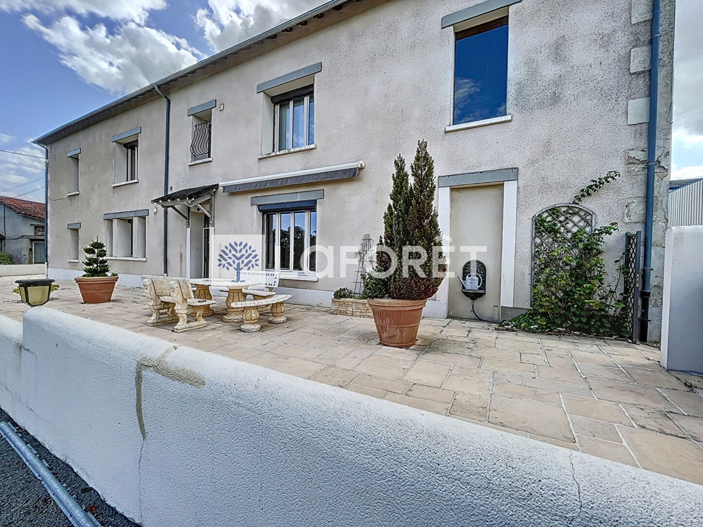 Maison à vendre - 7 pièces - 200m2 - Saint-Pardoux-Sou... (79310)