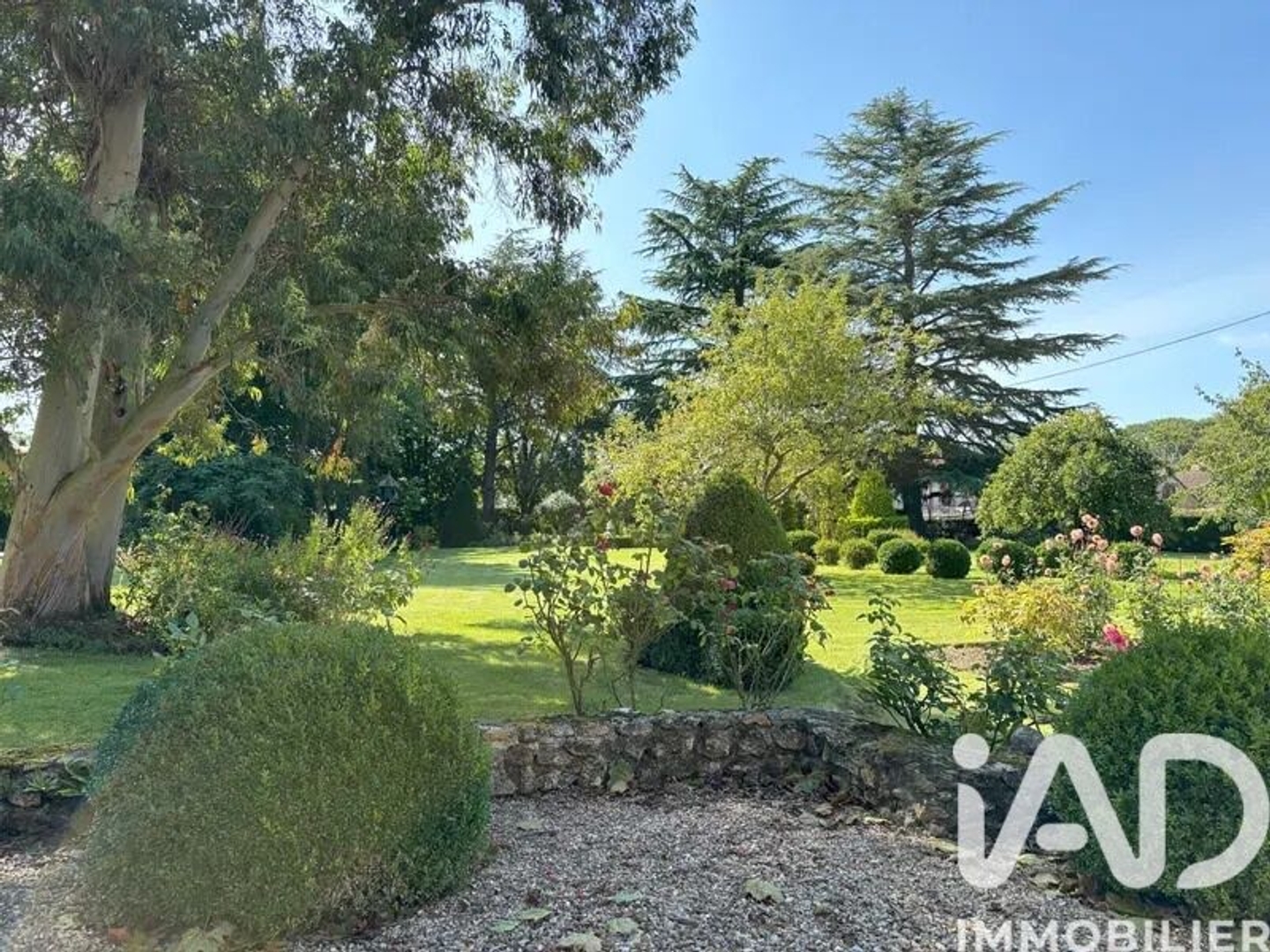 Maison à vendre - 10 pièces - 265m2 - Bréval (78980)