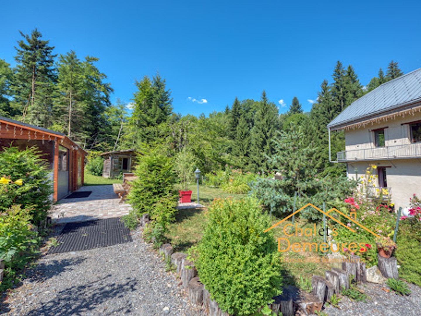 Maison 10 pièces 341 m²