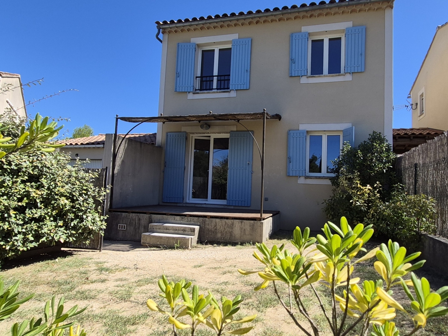 Maison à vendre - 4 pièces - 89m2 - Robion (84440)