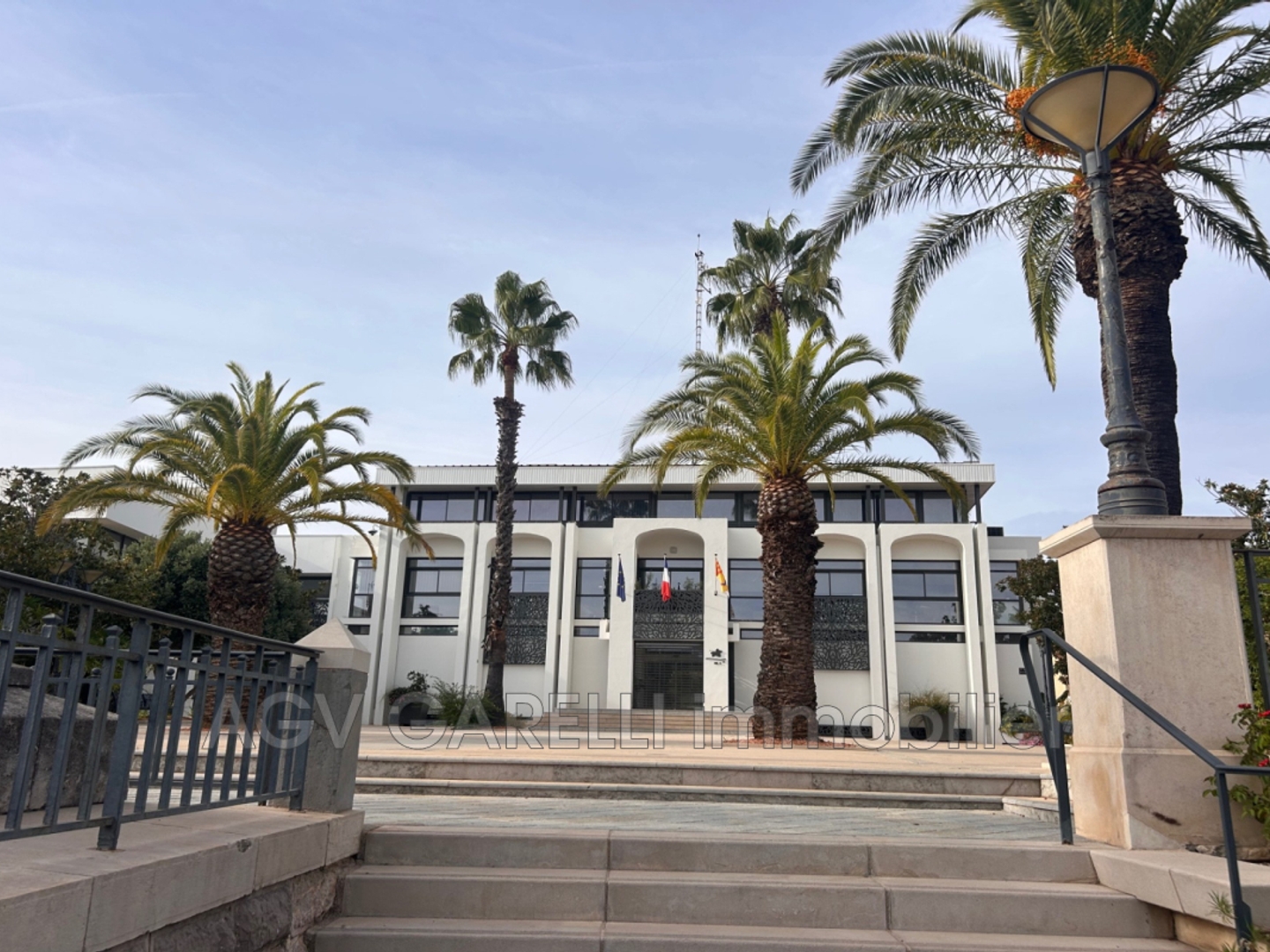 Appartement à vendre - 4 pièces - 82m2 - La Londe-Les-Maures (83250)