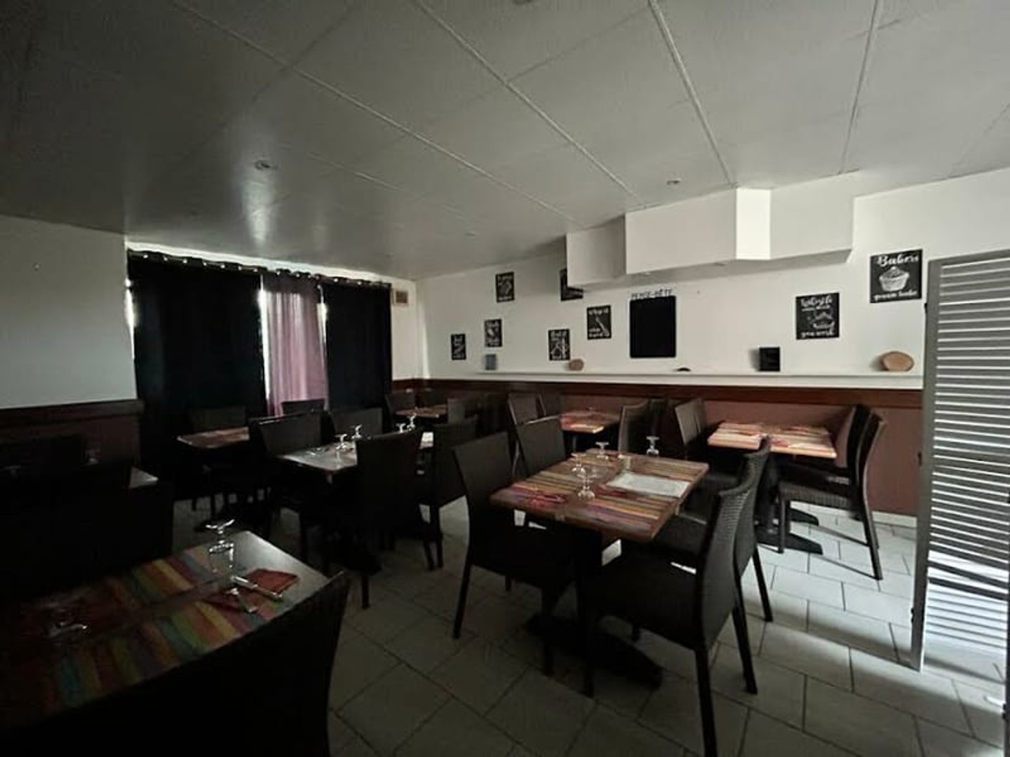 Magasin à vendre - 180m2 - Châtenoy-Le-Royal (71880)