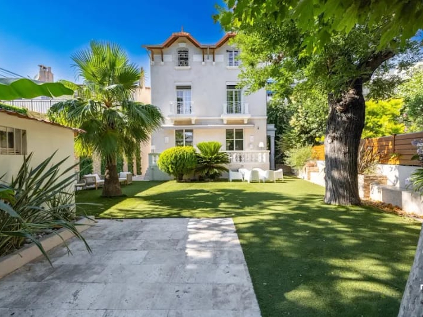 Appartement à vendre - 8 pièces - 325m2 - Marseille 8e (13008)