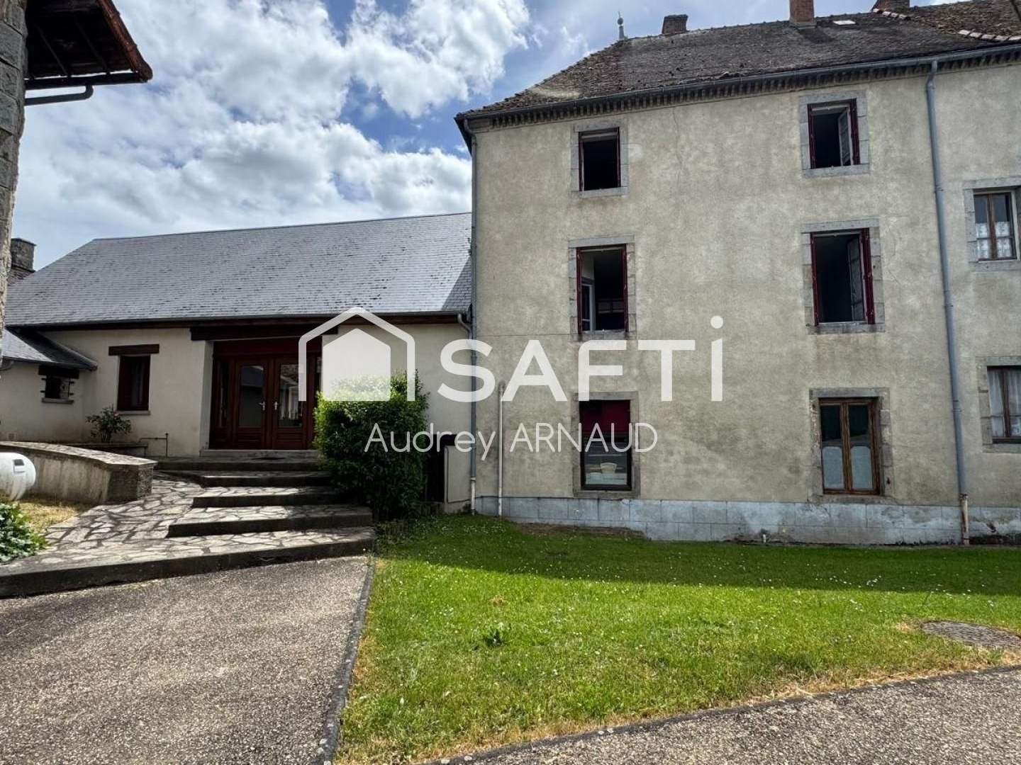Bureaux à vendre - 3 pièces - 535m2 - Saint-Avit (63380)