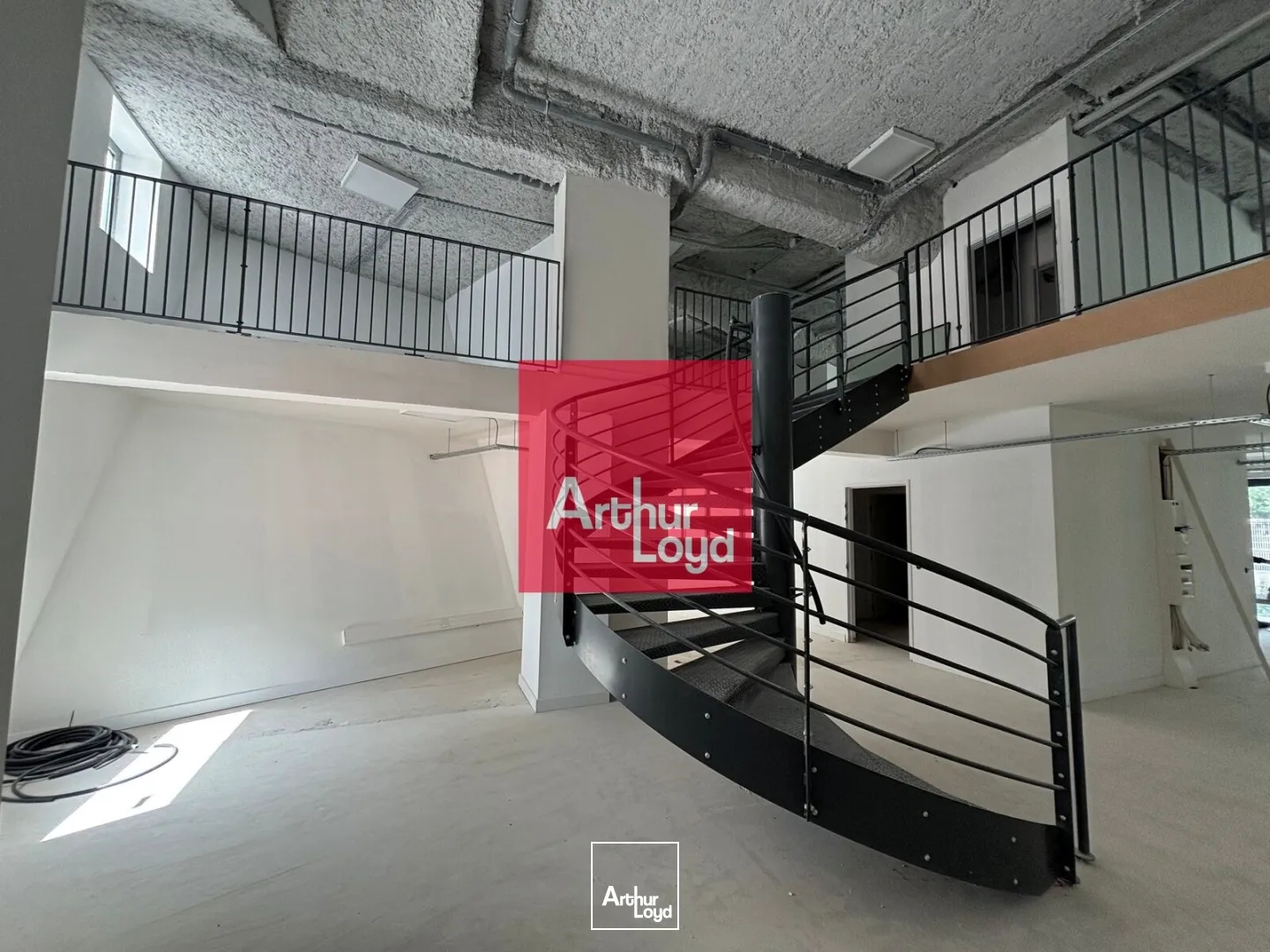 Bureaux à vendre - 1036m2 - Grenoble (38000)