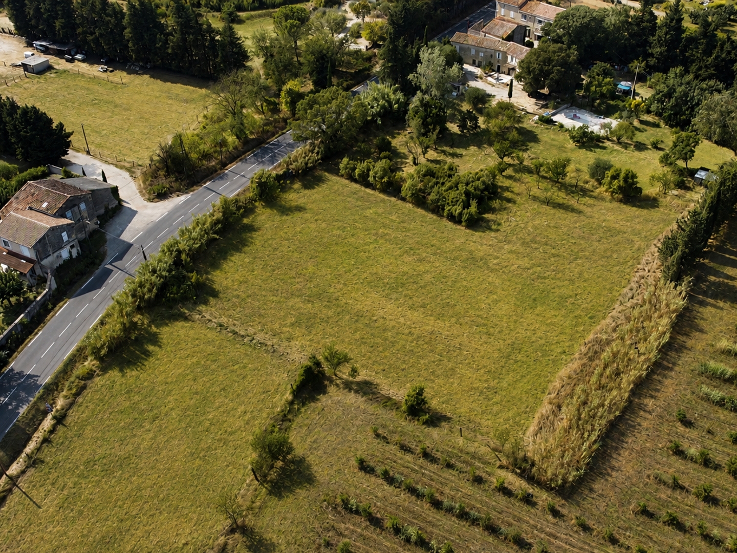 Maison à vendre - 14 pièces - 10432m2 - Montfrin (30490)