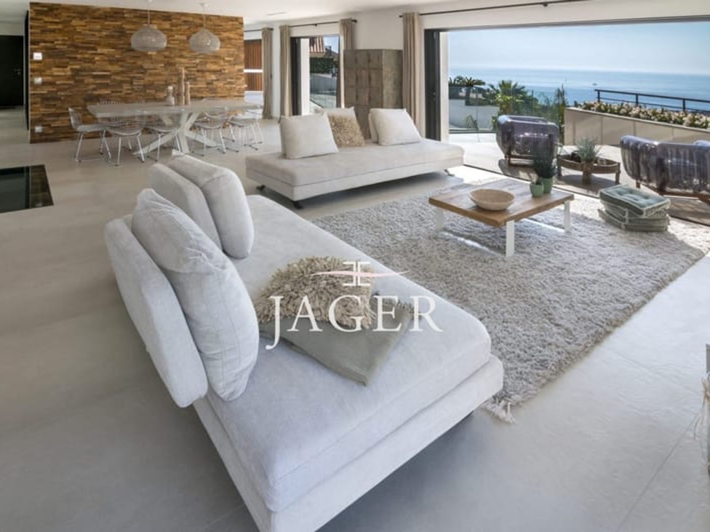 Maison à vendre - 6 pièces - 360m2 - Fréjus (83370)