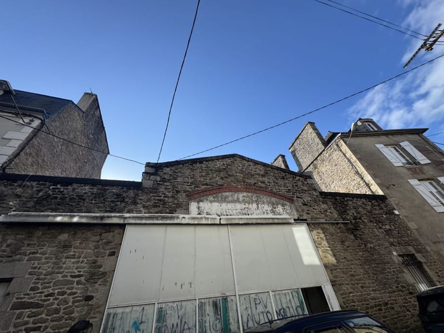 Hangar d'exception en plein centre de Dinan