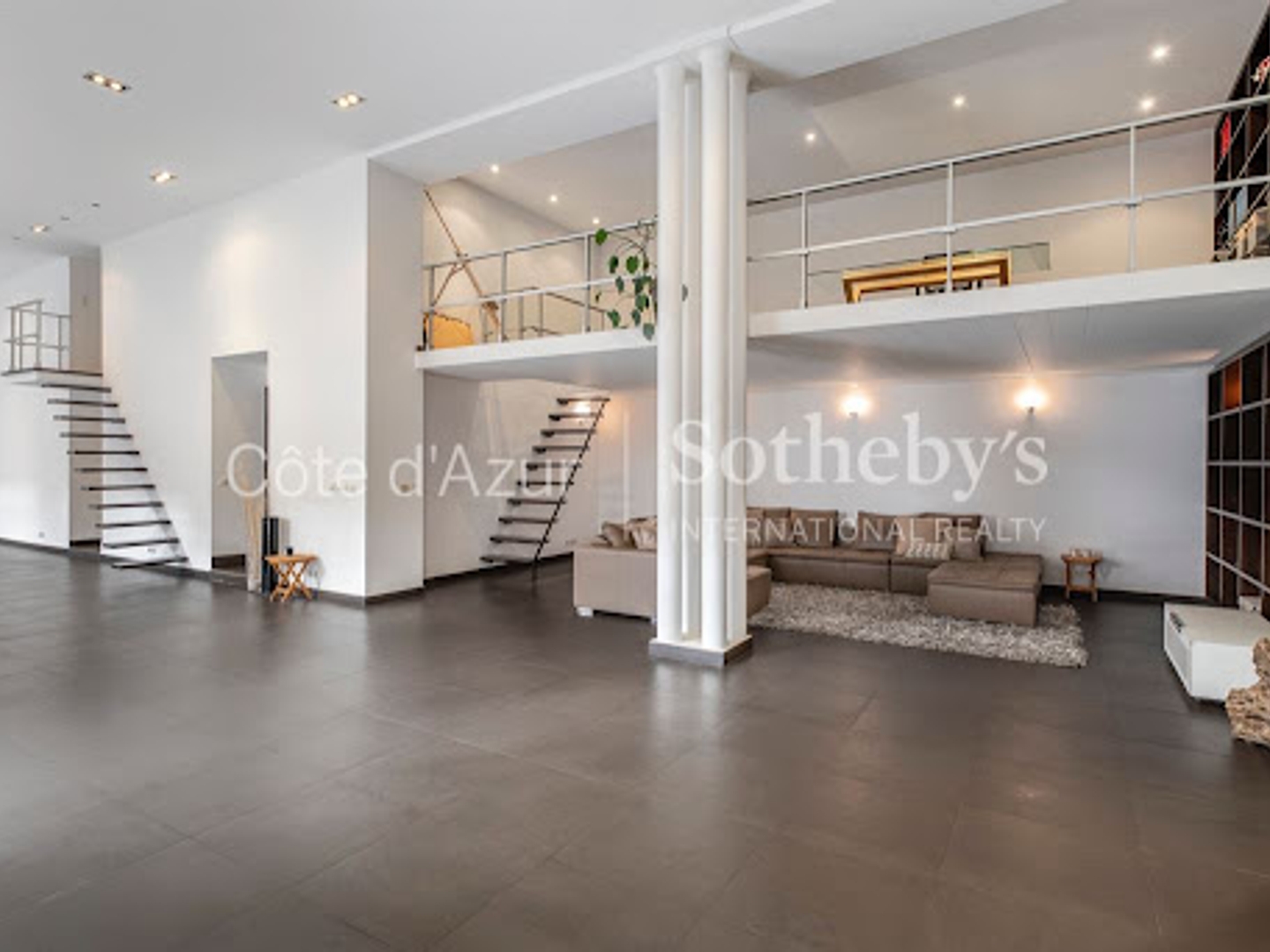 Appartement à vendre - 4 pièces - 230m2 - Beausoleil (06240)