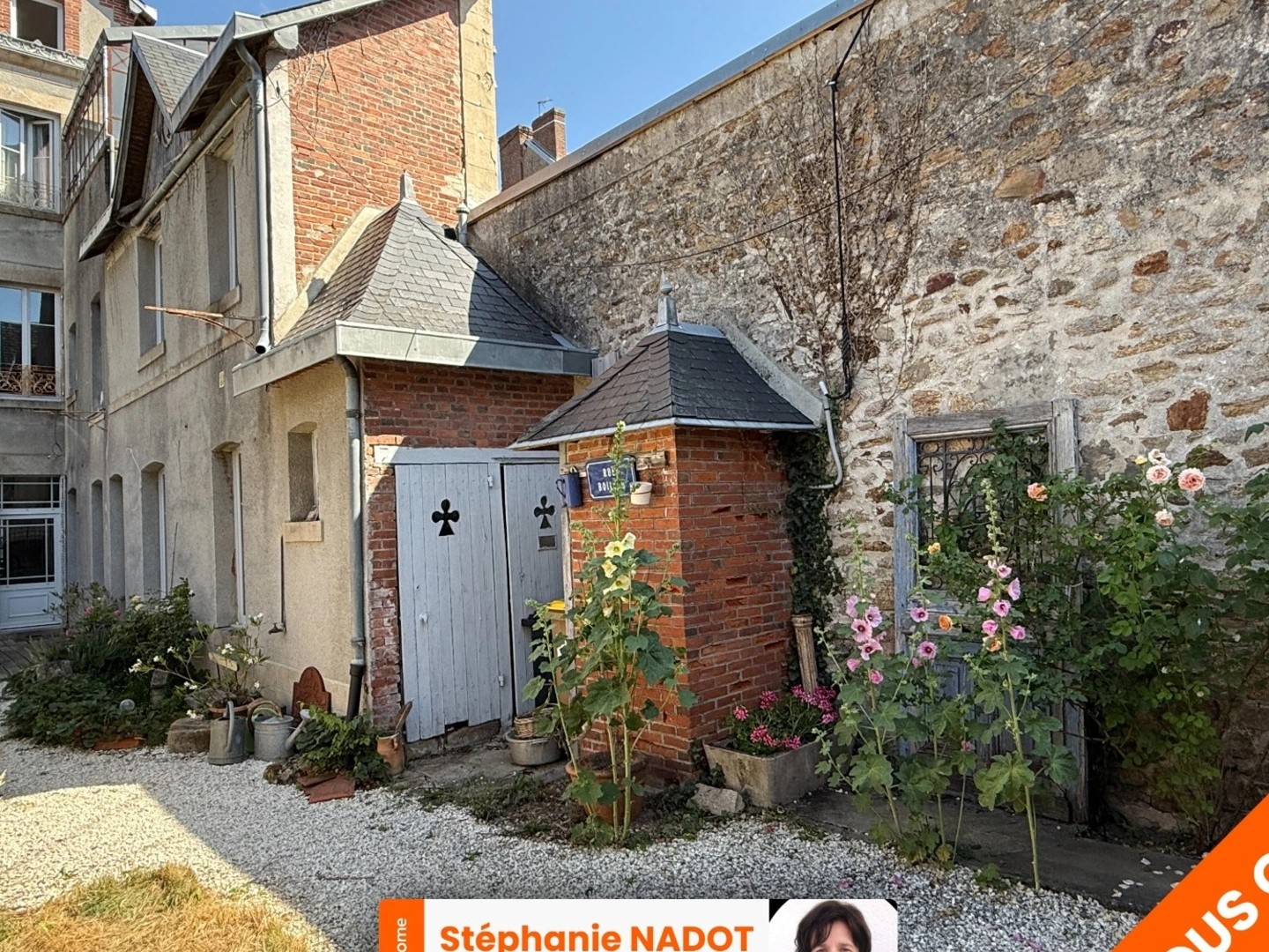 EN EXCLUSIVITE ! Maison de ville de caractère 242m², 4 chambres, avec jardin 147 000 €