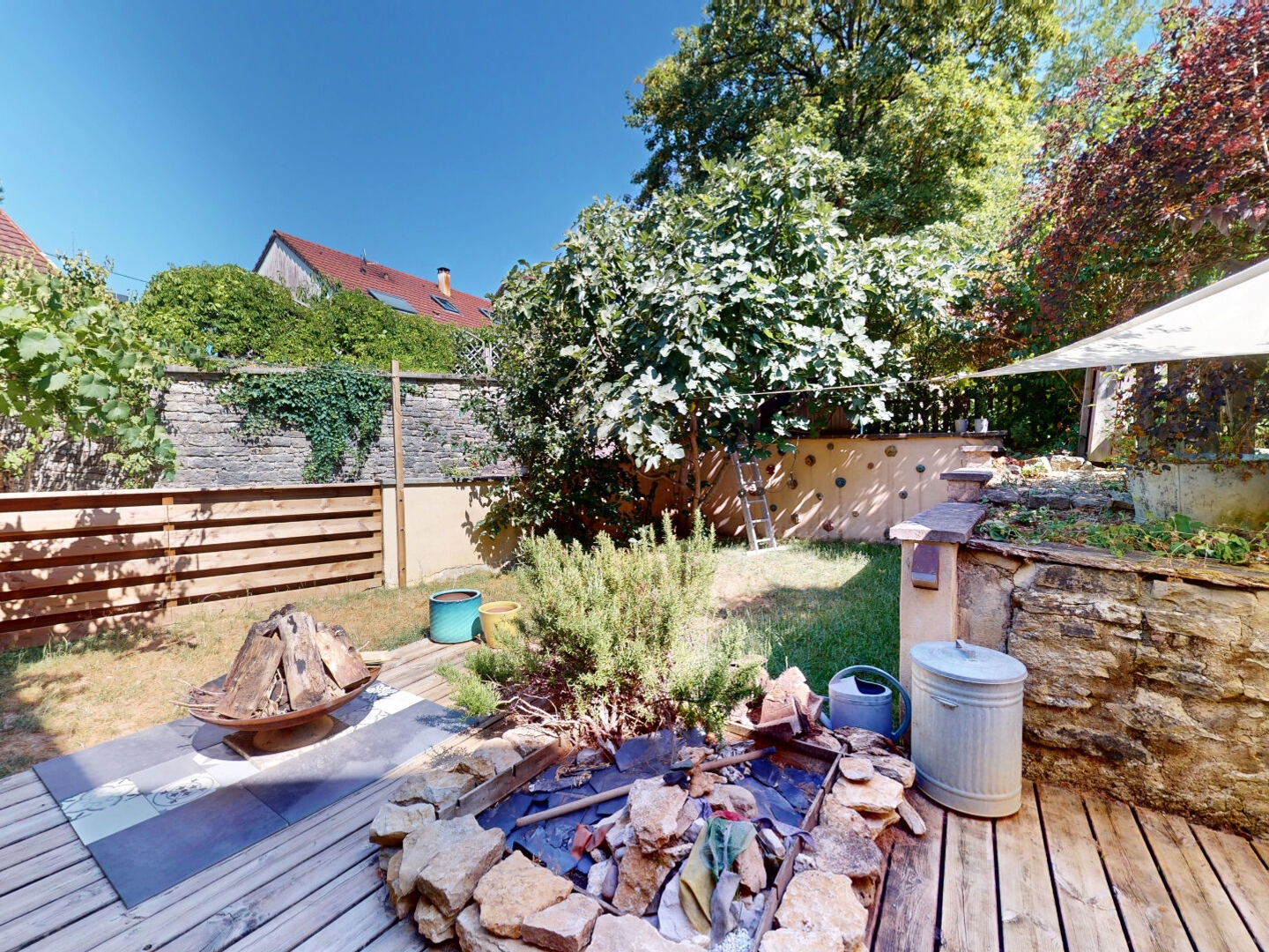 Appartement à vendre - 4 pièces - 134m2 - École-Valentin (25480)