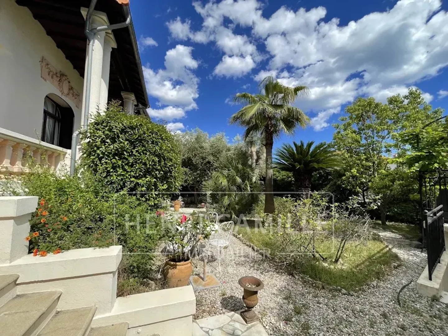 Villa 10 pièces 275 m²