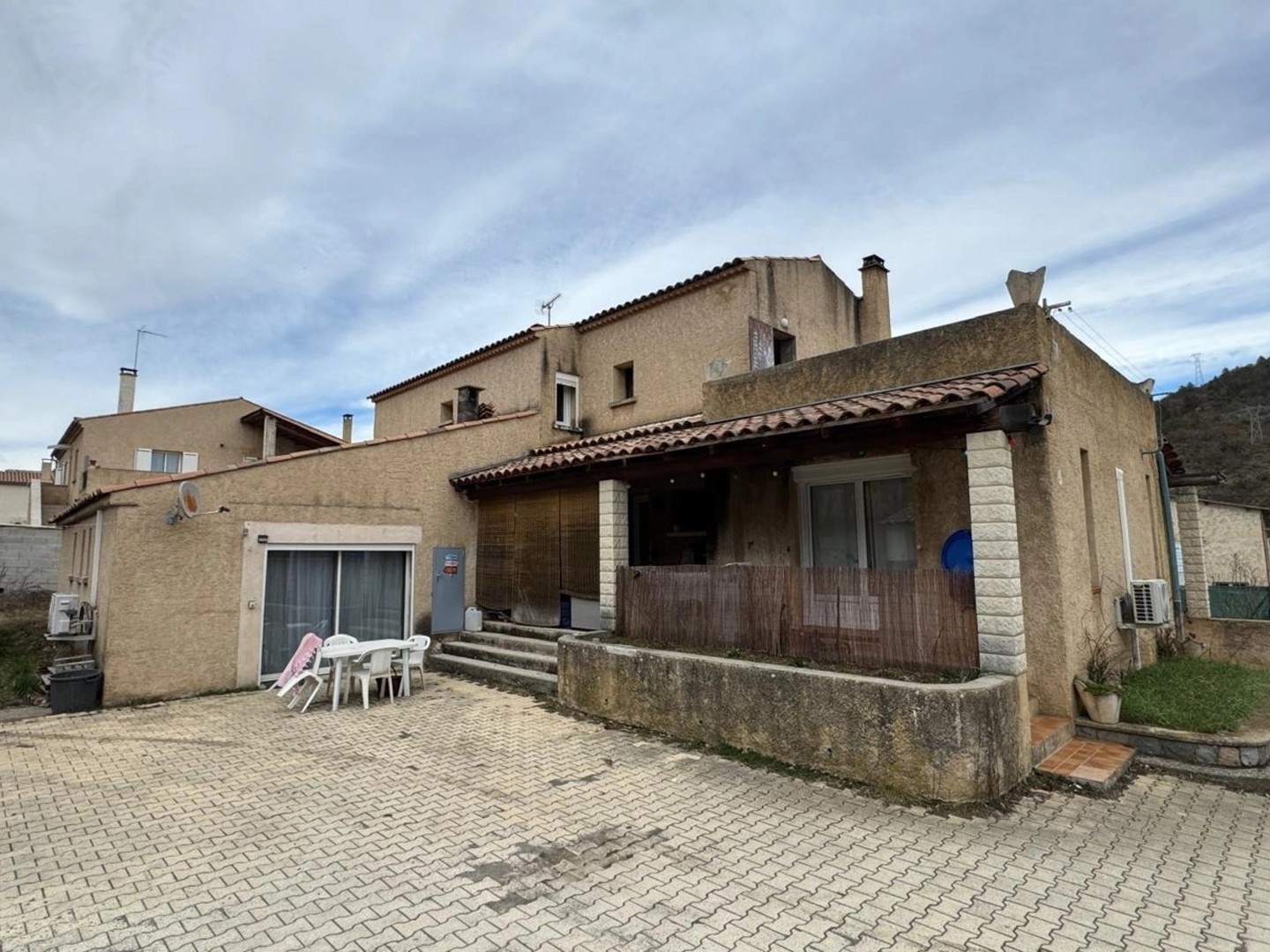 Maison à vendre - 9 pièces - 183m2 - Champtercier (04660)