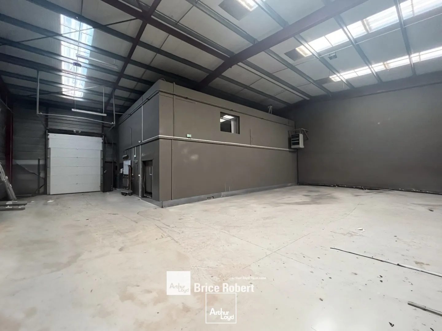 Locaux à vendre - 450m2 - Villeurbanne (69100)