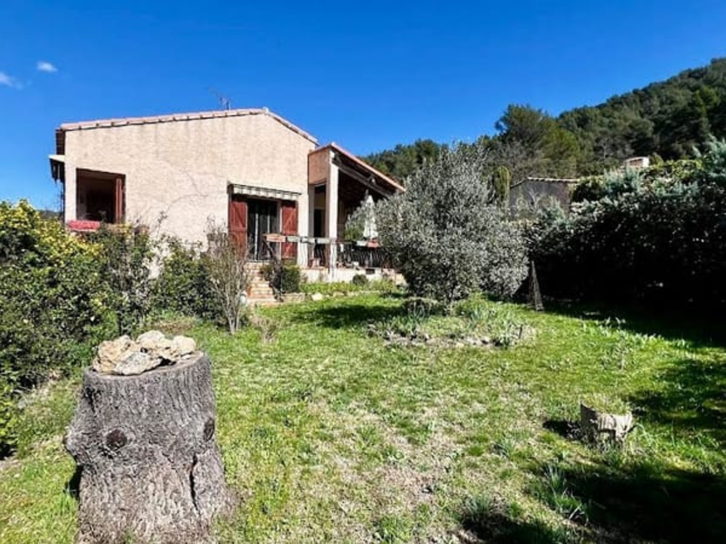 Maison 4 pièces 240 m²