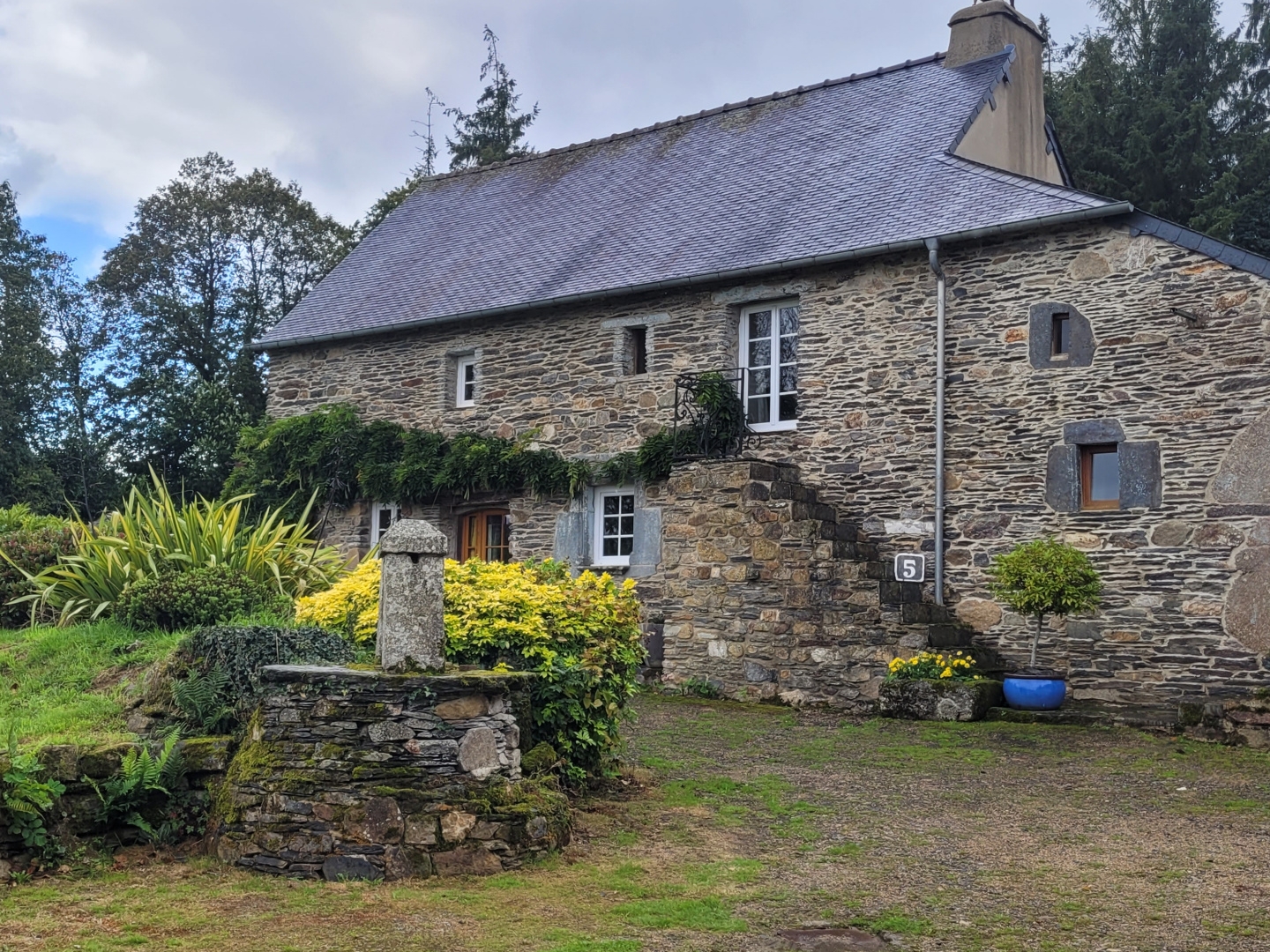 Maison à vendre - 8 pièces - 96m2 - Saint-Mayeux (22320)