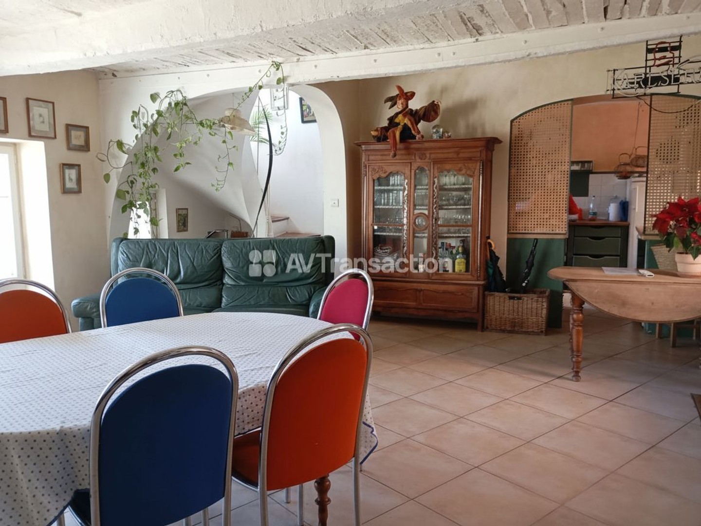 CALLAS : MAISON de VILLAGE, GARAGE, BALCON, POSSIBILITE COMMERCE