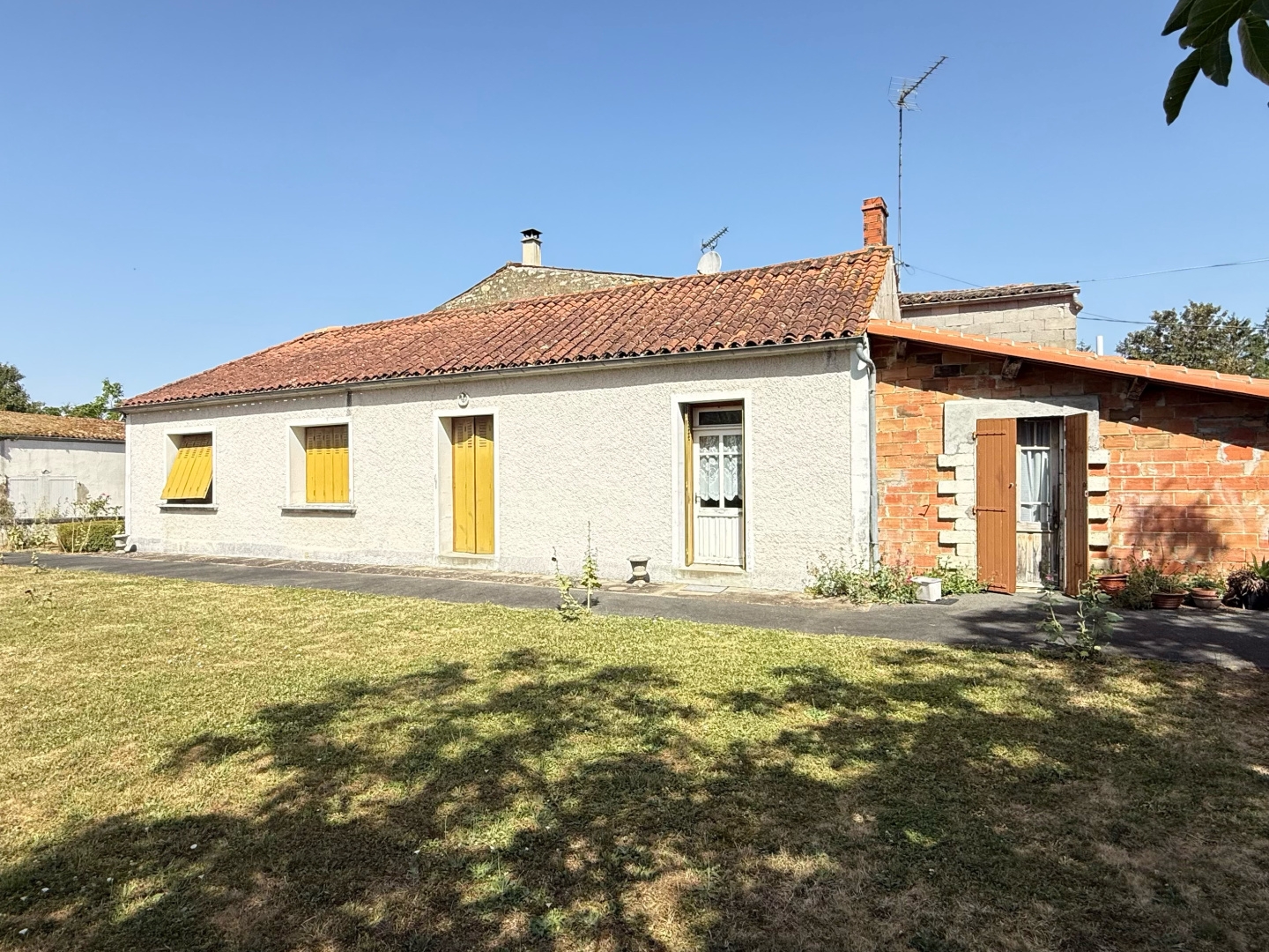 MAISON A SAINT GEORGES DE REX