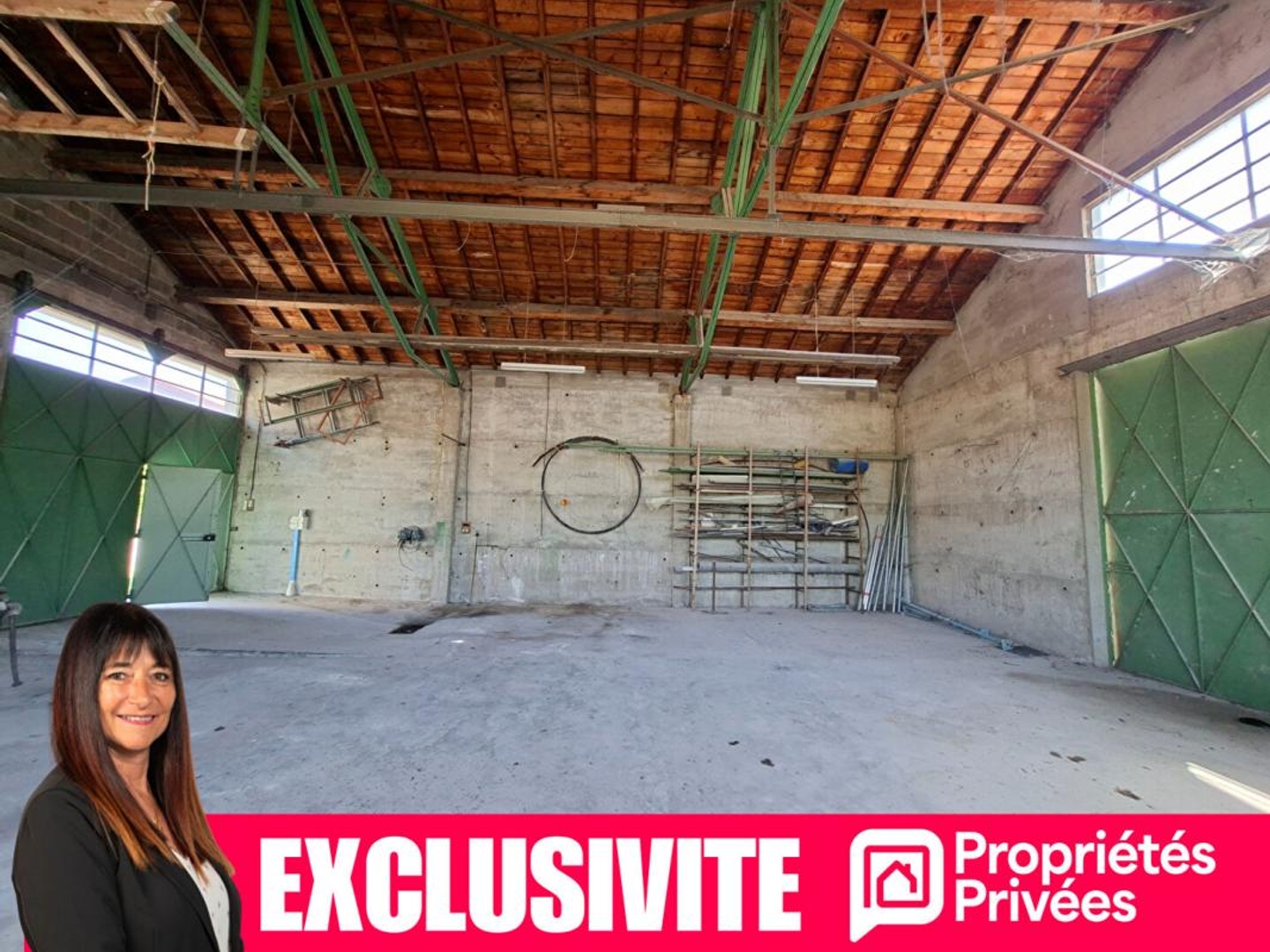 Parking / garage / box à vendre - Commelle-Vernay (42120)