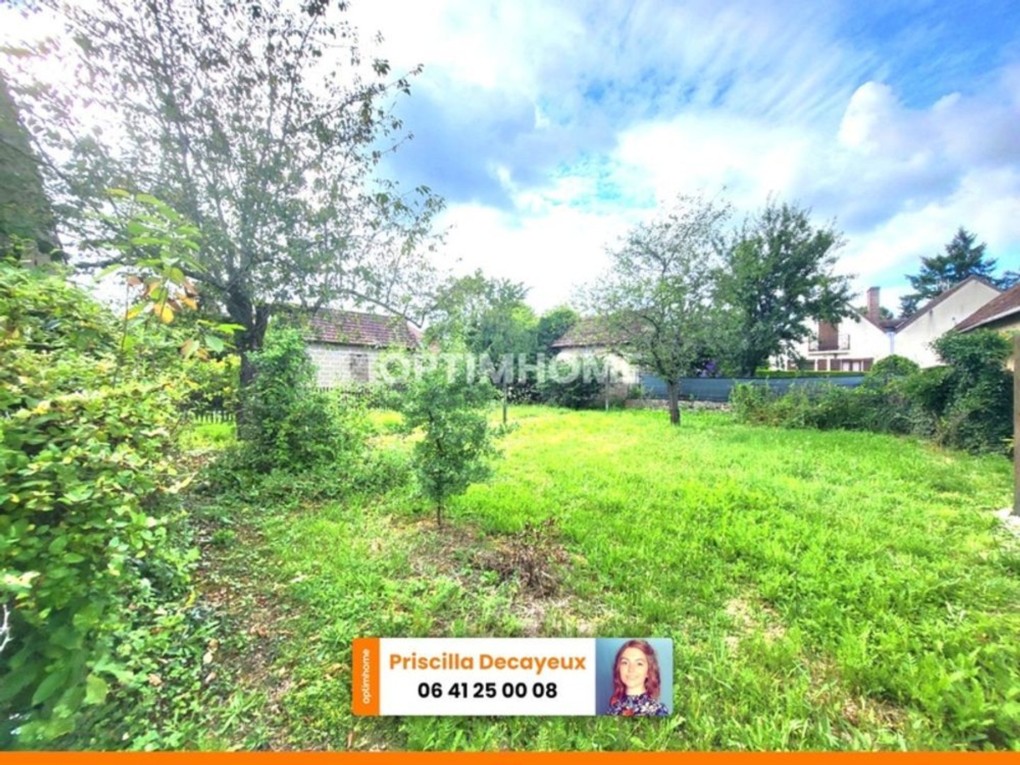 Ensemble immobilier à rénover - 2 maisons individuelles - terrain - garage - 98 500 €