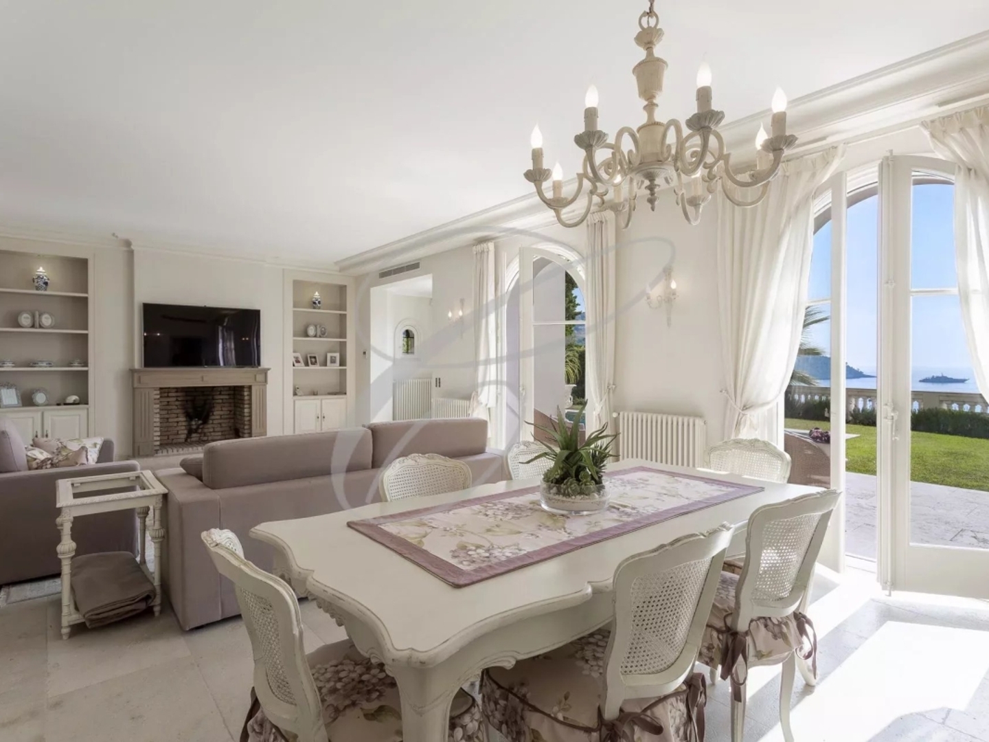 Maison à vendre - 7 pièces - 250m2 - Roquebrune-Cap-Ma... (06190)