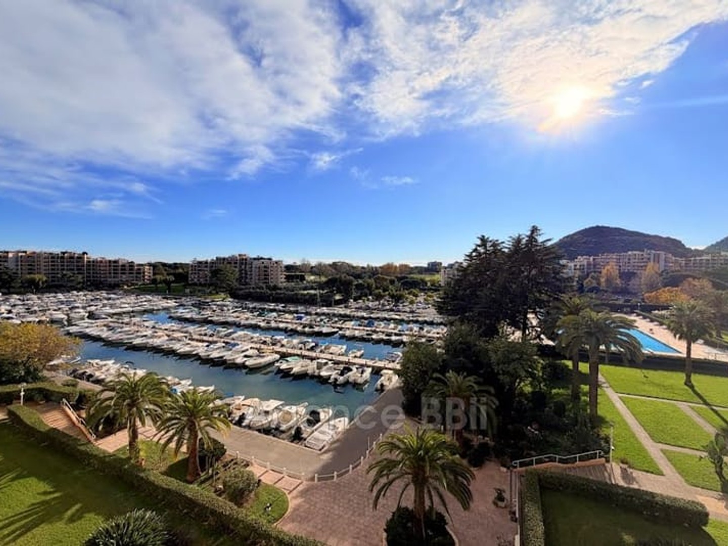 Appartement à vendre - 2 pièces - 54m2 - Mandelieu-La-Napoule (06210)