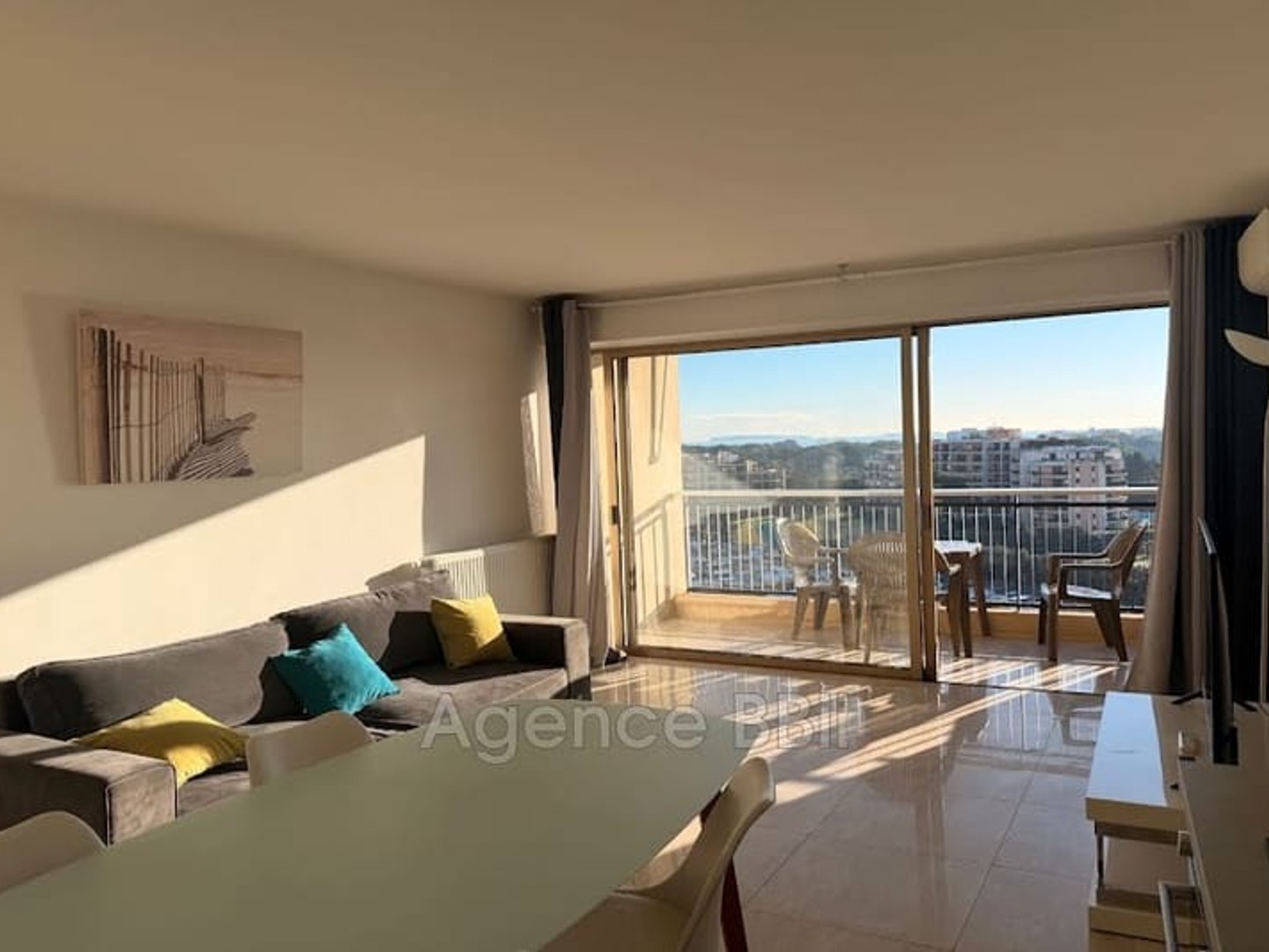 Appartement à vendre - 2 pièces - 54m2 - Mandelieu-La-Napoule (06210)