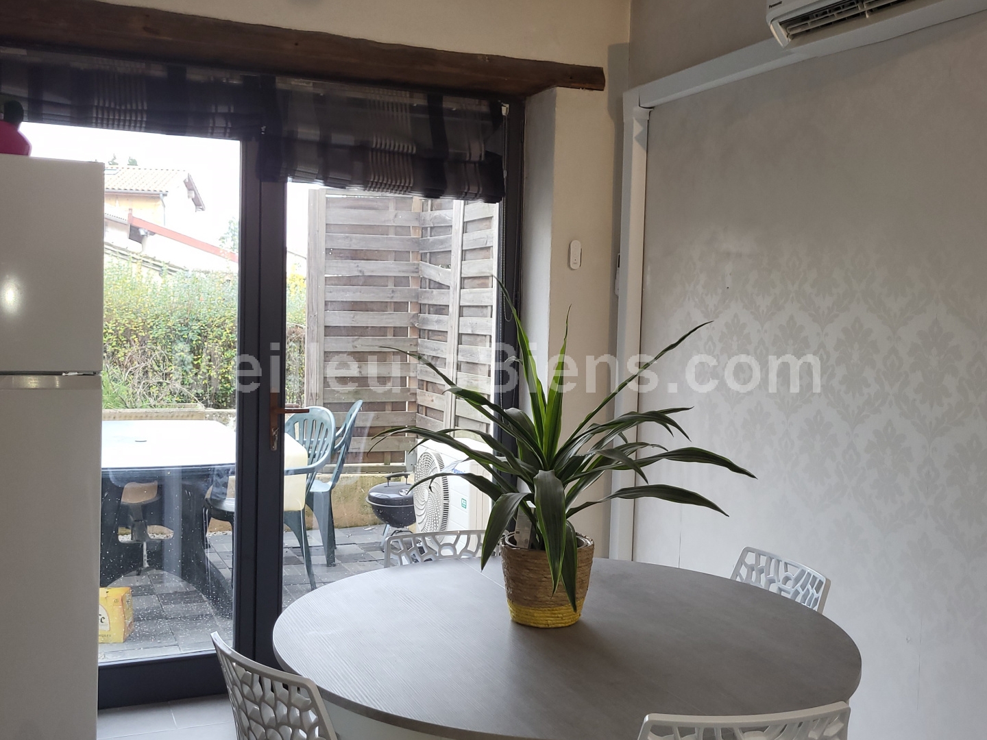 Maison à vendre - 4 pièces - 75m2 - Villeneuve (01480)