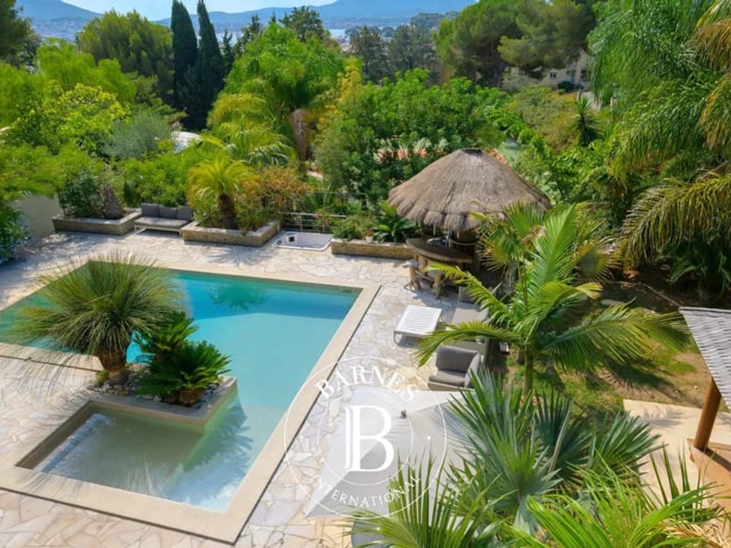 Maison à vendre - 8 pièces - 400m2 - Sanary-Sur-Mer (83110)