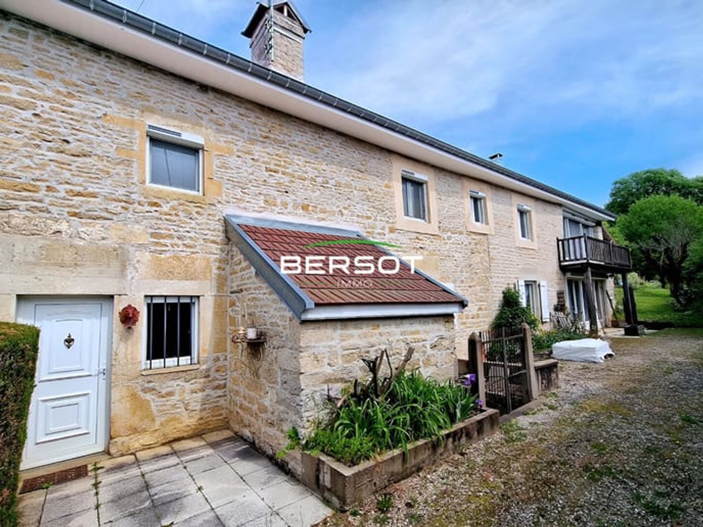Maison proche de Baume Les Dames 14 pièces de 369 m2