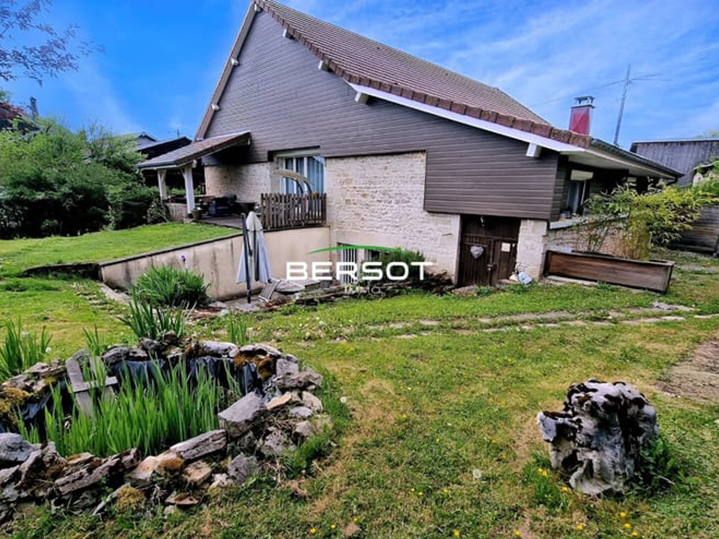 Maison à vendre - 14 pièces - 369m2 - Baume-Les-Dames (25110)