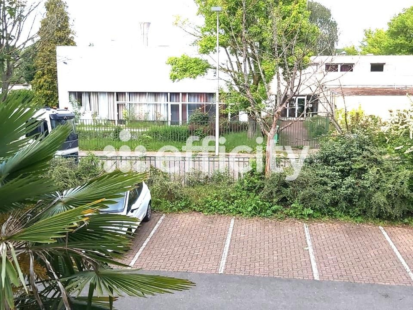 Local commercial 10 pièces 2180 m²
