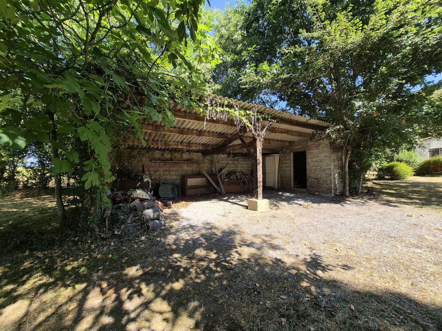 Maison à vendre - 7 pièces - 246m2 - Montaner (64460)