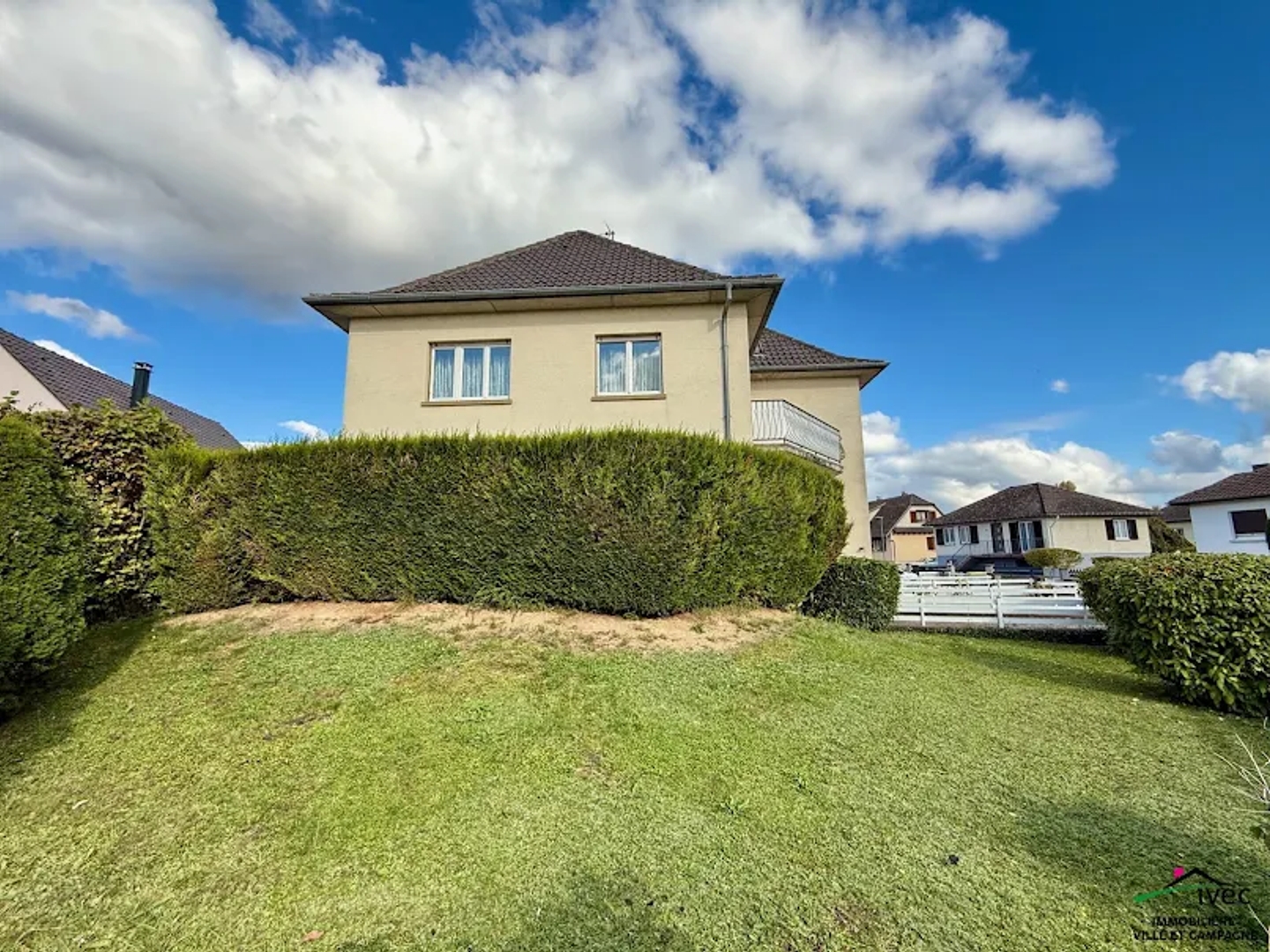 Maison 10 pièces 255 m²