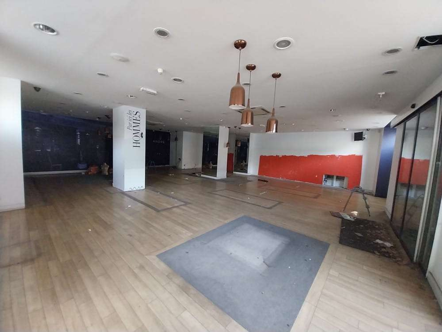 À louer local commercial 429m² Marseille Canebière