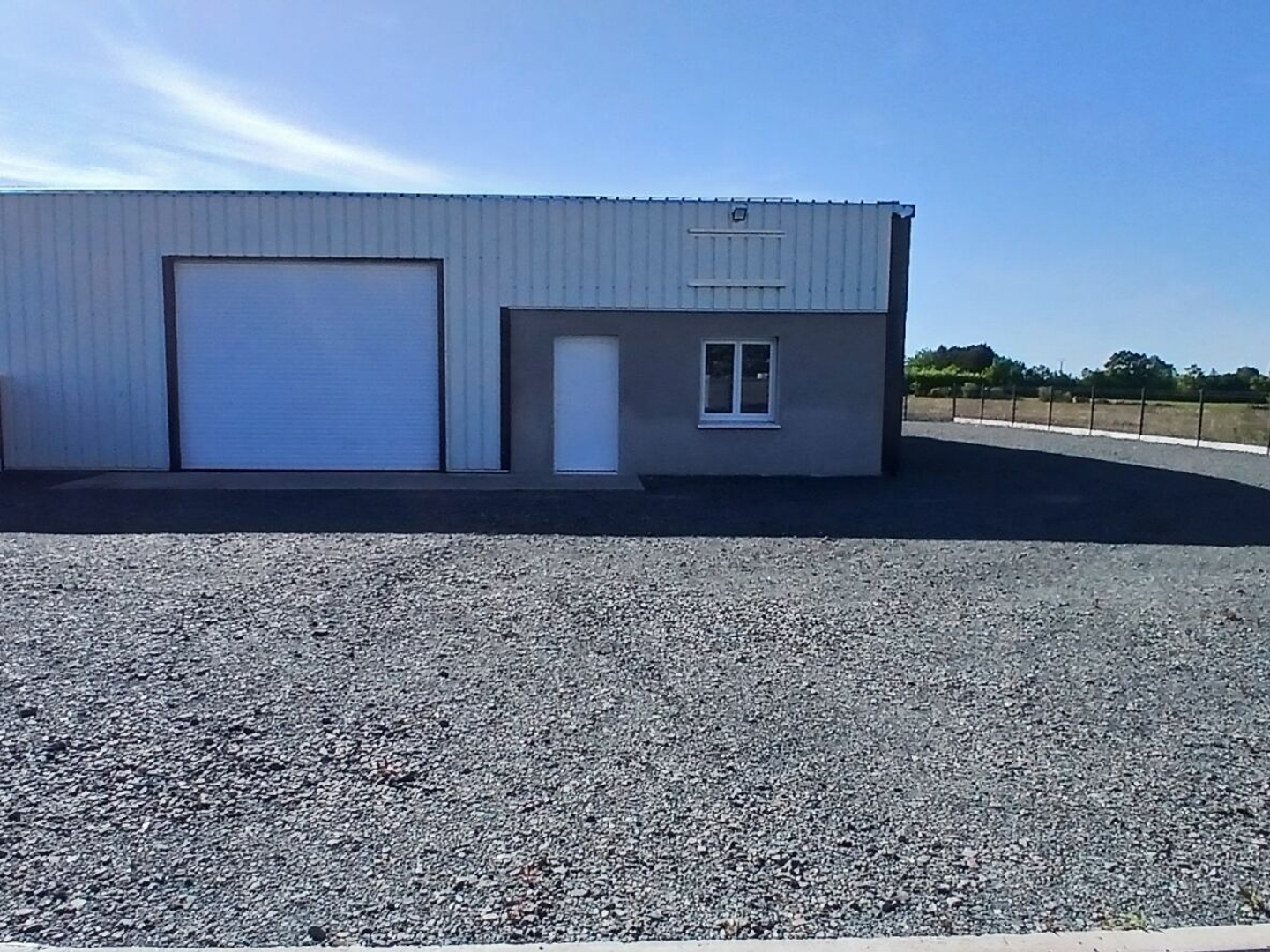 Appartement à vendre - 6 pièces - 572m2 - Bazoges-En-Paillers (85130)