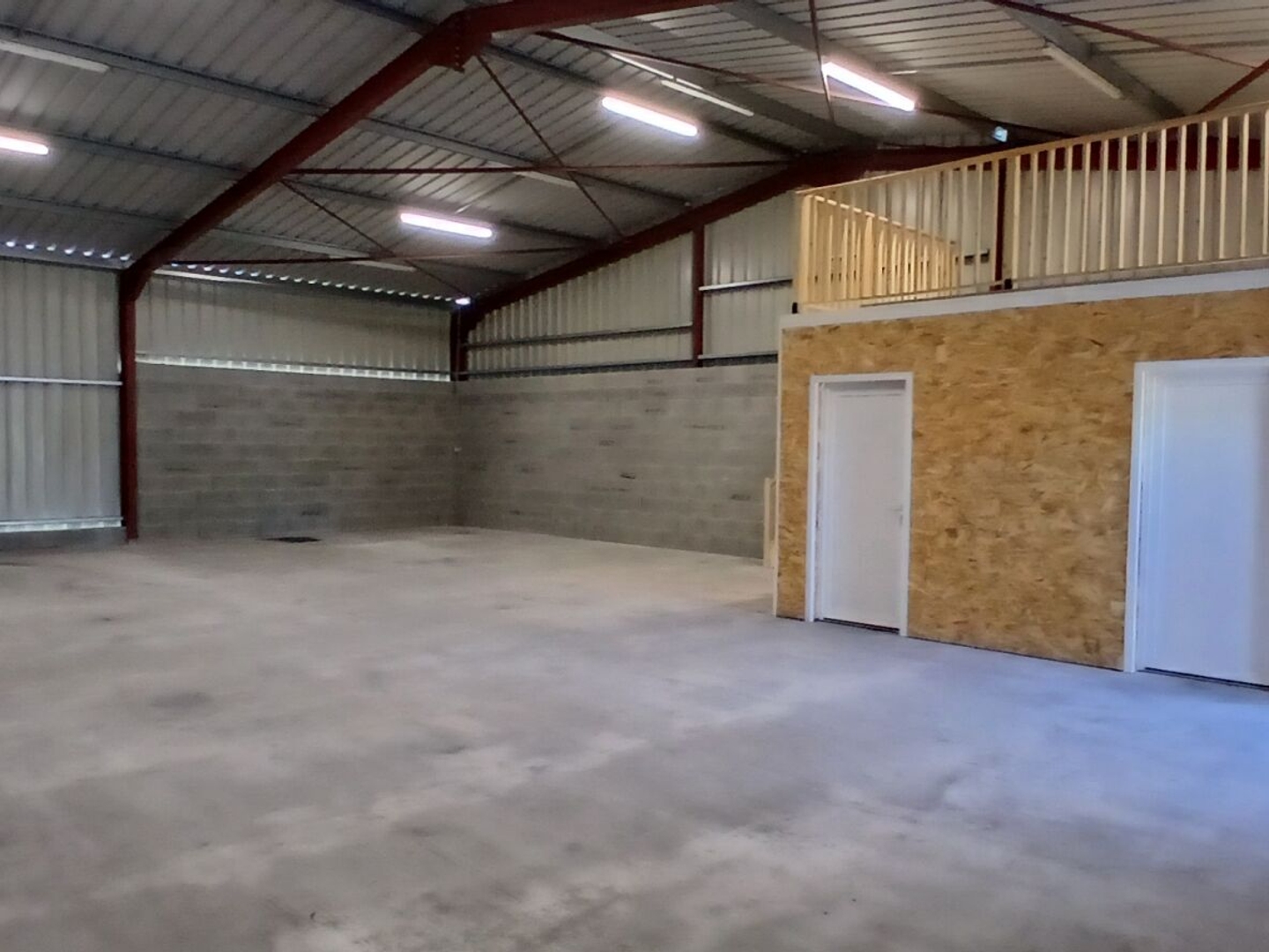 Appartement à vendre - 6 pièces - 572m2 - Bazoges-En-Paillers (85130)