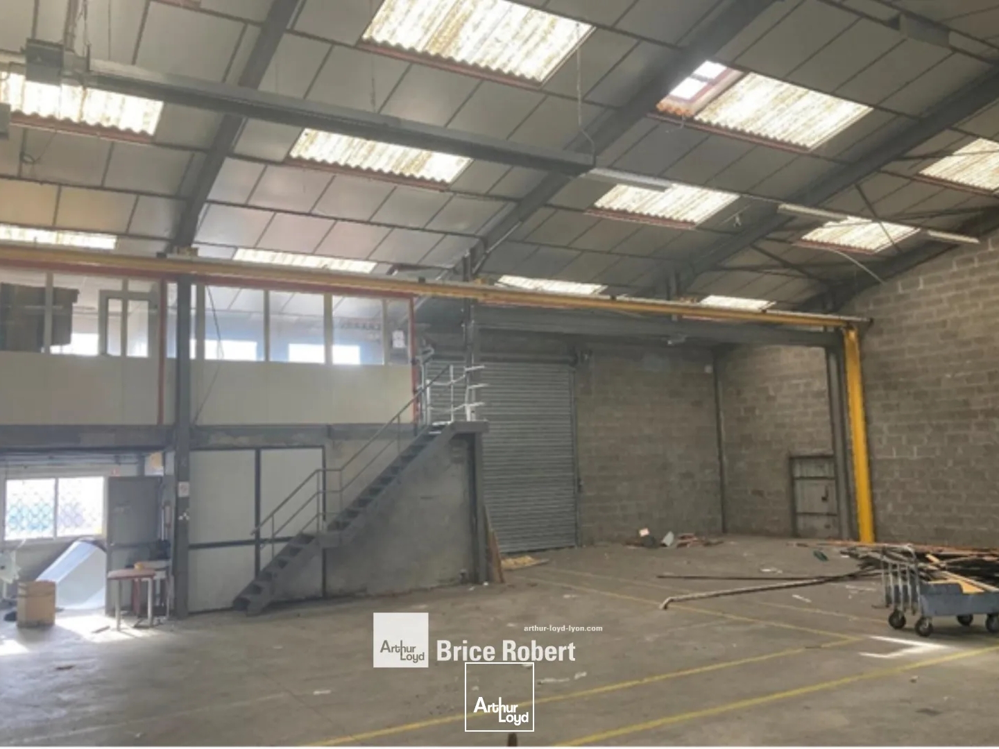Locaux à vendre - 3918m2 - Rillieux-La-Pape (69140)