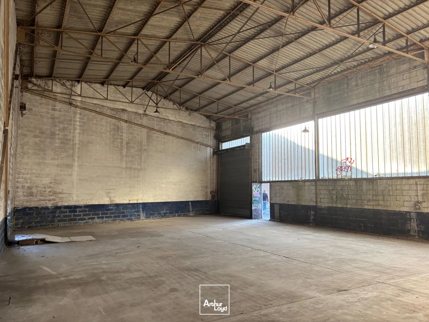 Exlusivité : Entrepôt de 252m2 à vendre en centre-ville de Beauvais