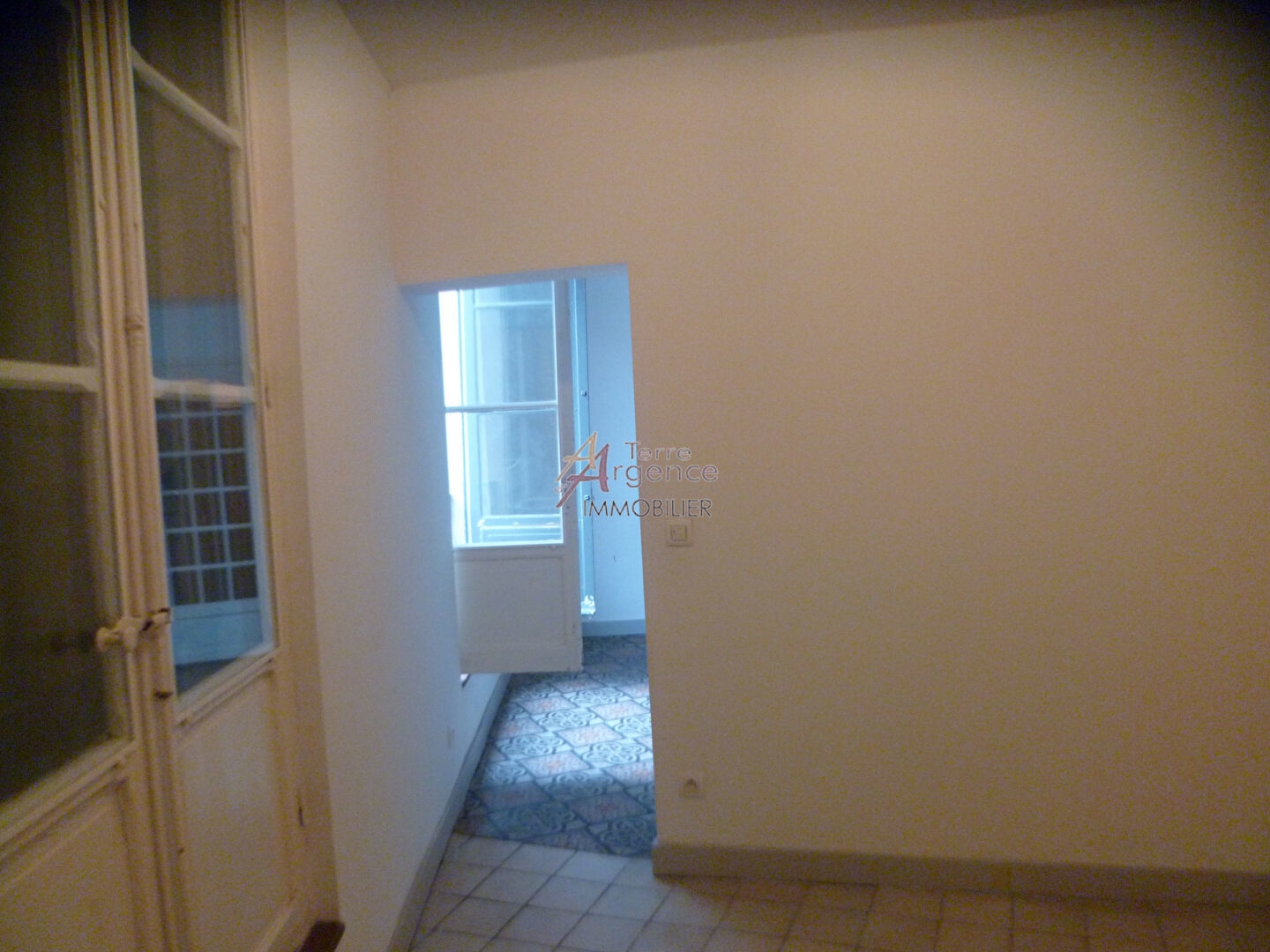 Appartement à vendre - 2 pièces - 67m2 - Beaucaire (30300)