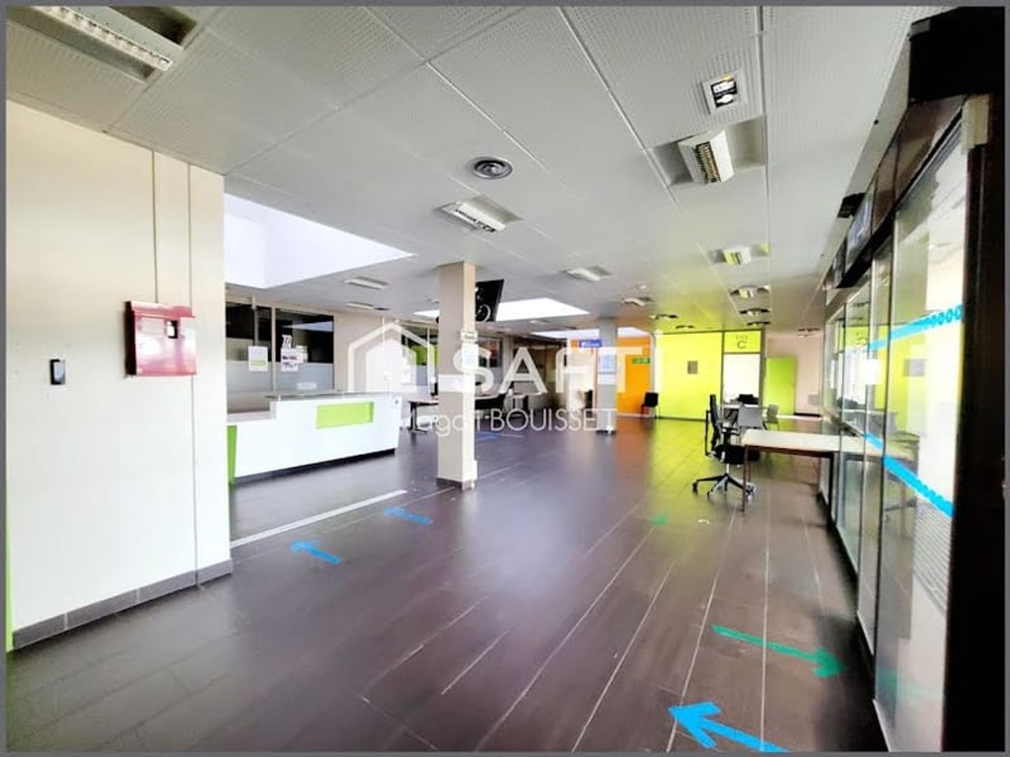 Local 40 pièces 1514 m²